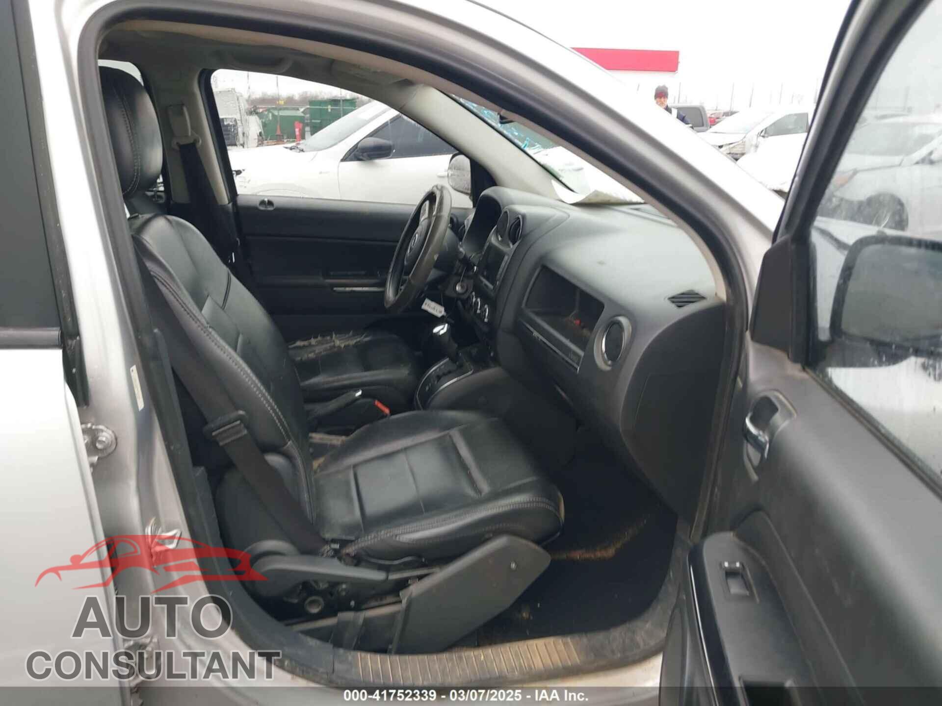 JEEP COMPASS 2012 - 1C4NJCCB3CD511555