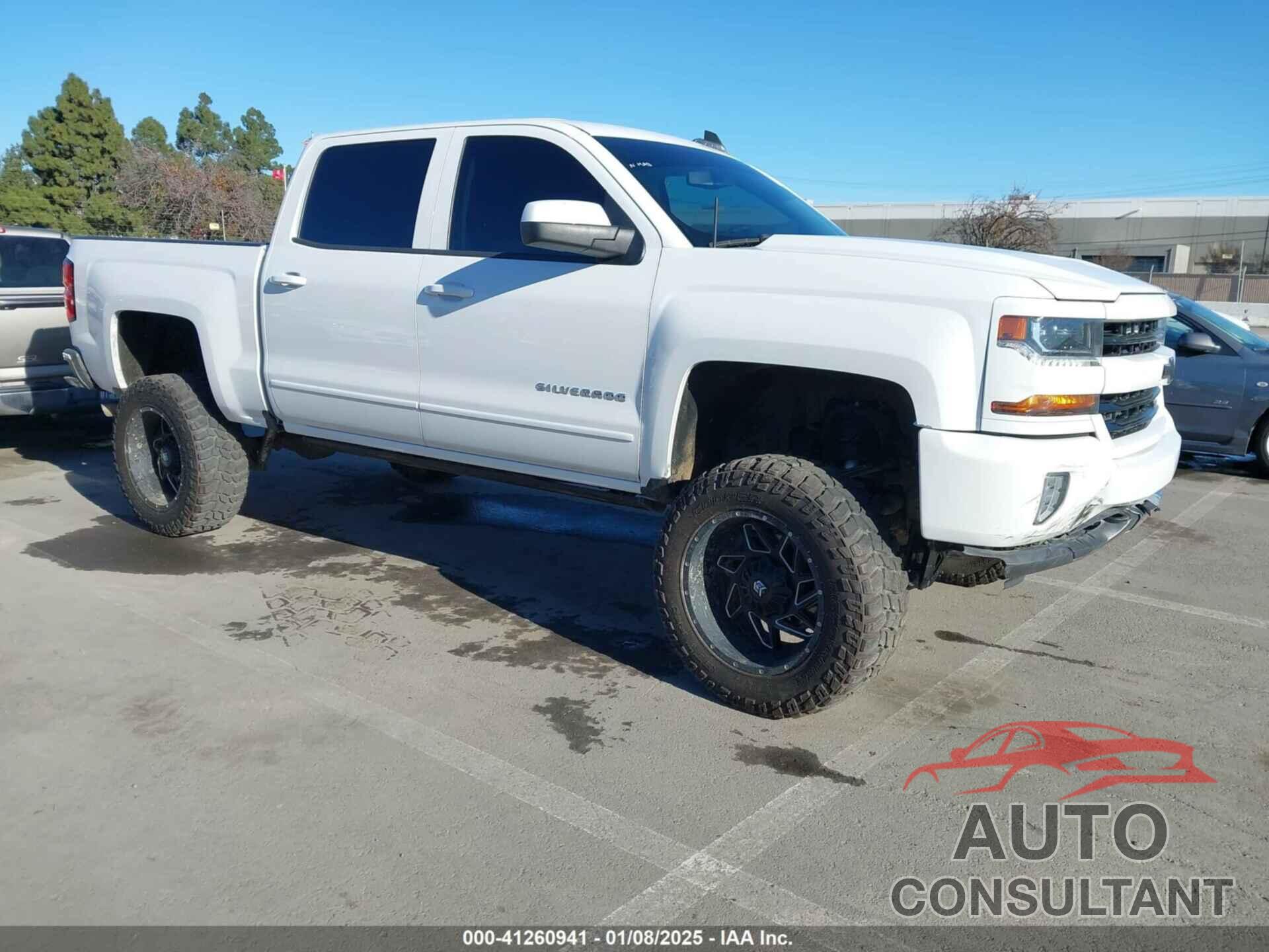 CHEVROLET SILVERADO 1500 2018 - 3GCUKREC4JG205370