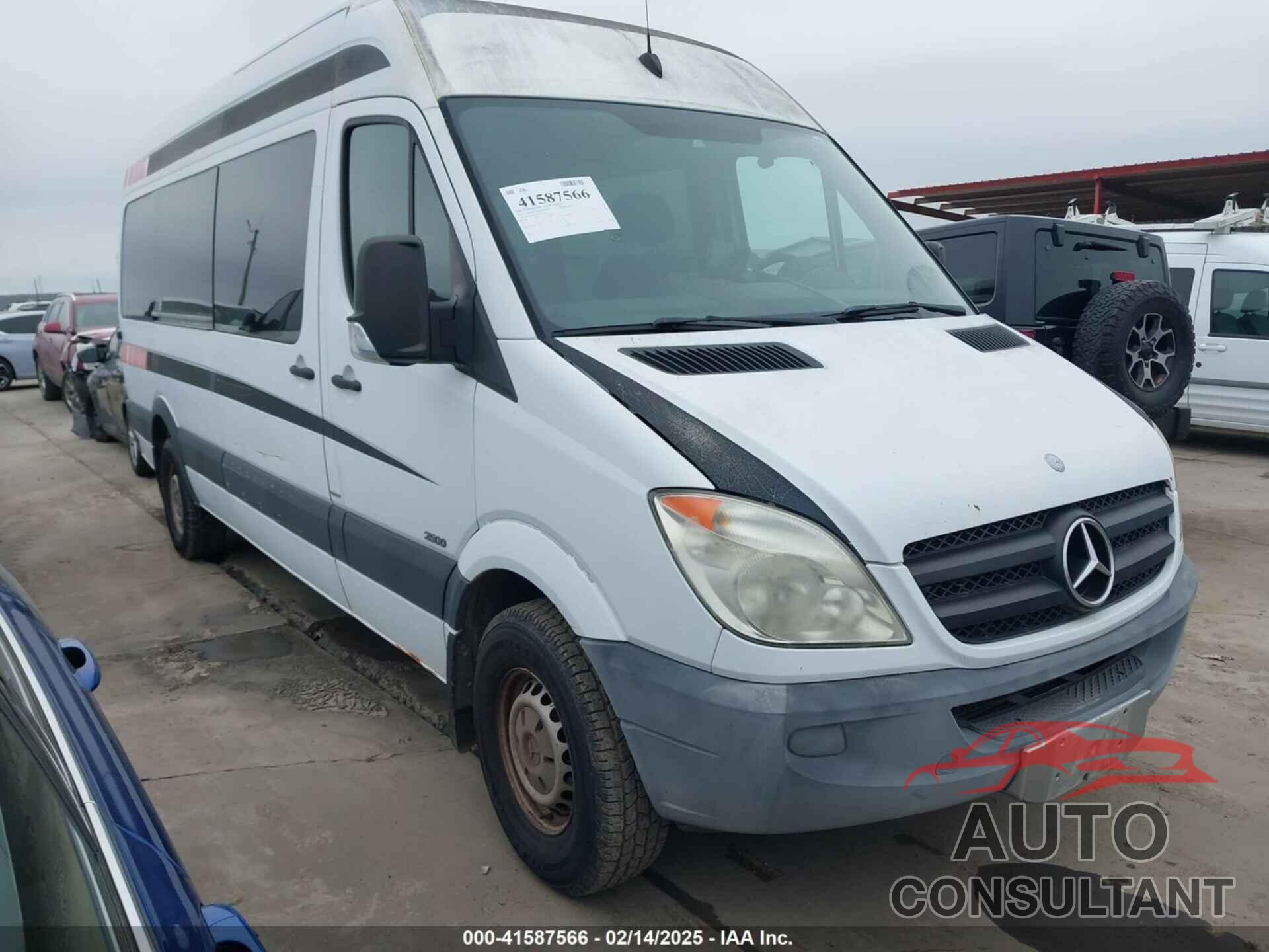 MERCEDES-BENZ SPRINTER CREW VANS 2011 - WD4PE8CC4B5542590