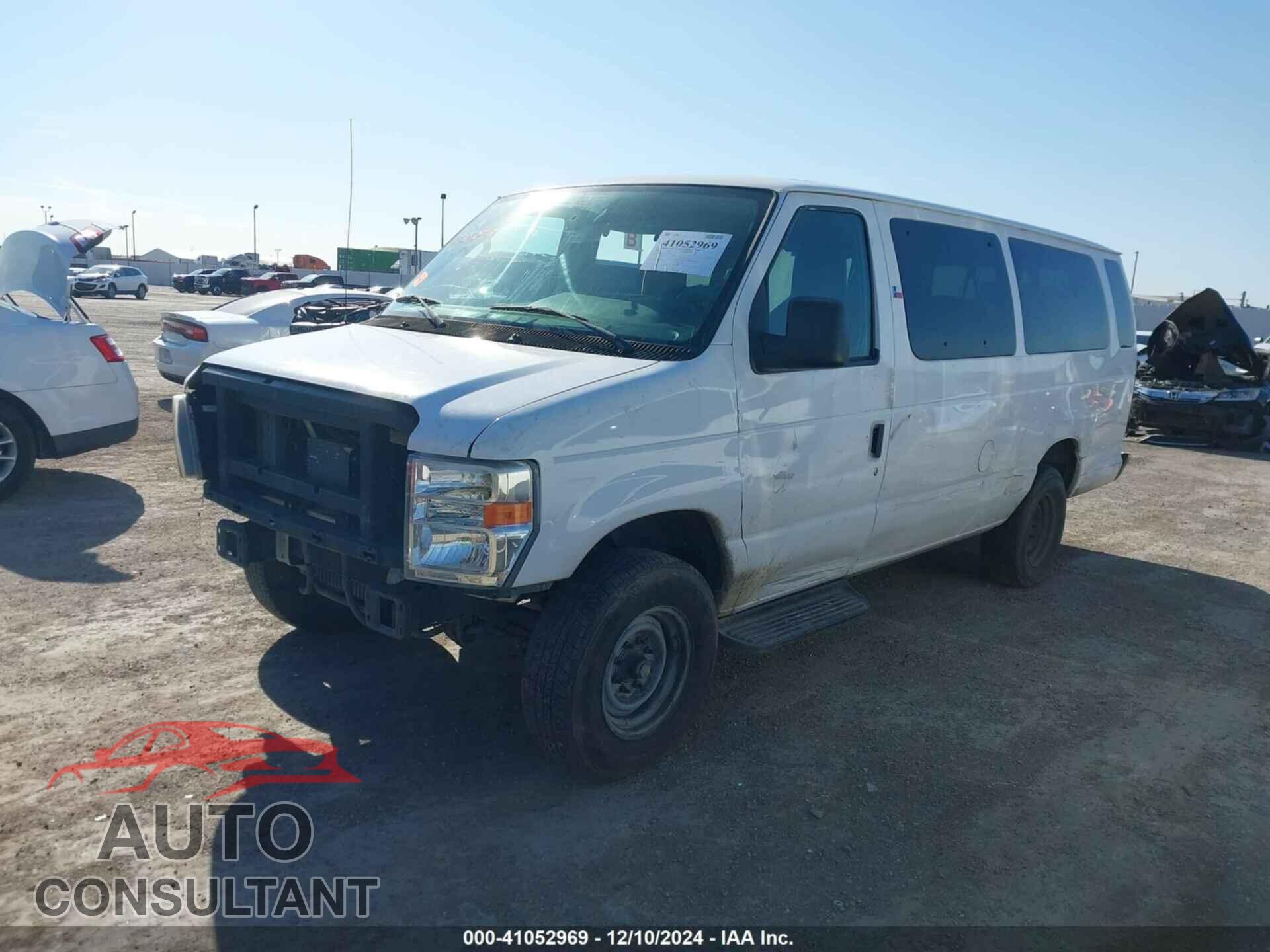 FORD E-350 SUPER DUTY 2011 - 1FBSS3BL4BDB08696