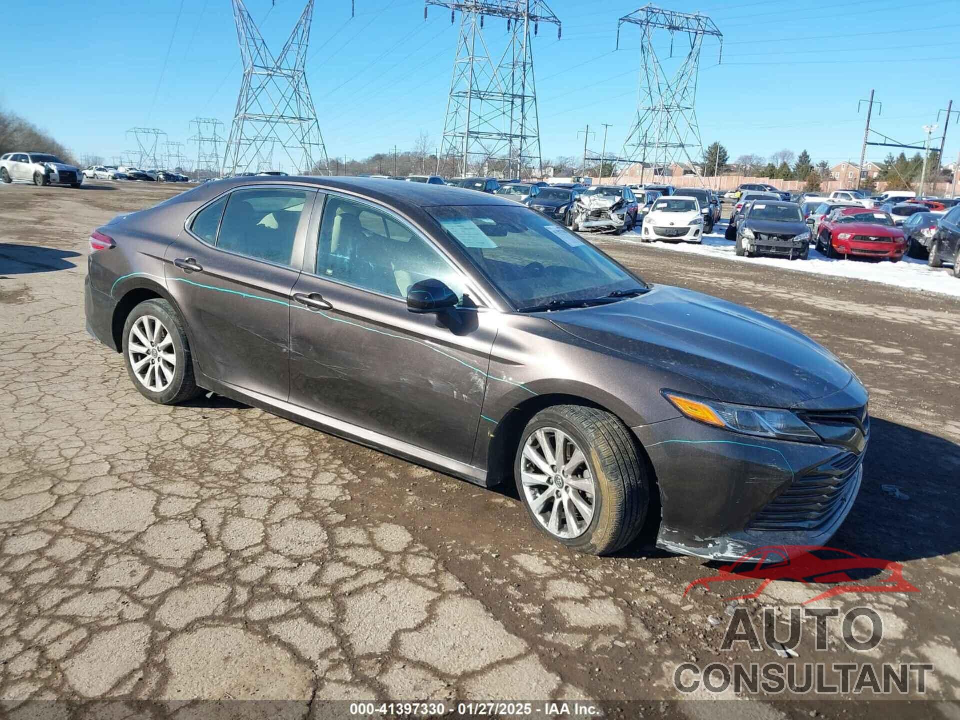TOYOTA CAMRY 2018 - 4T1B11HKXJU677564