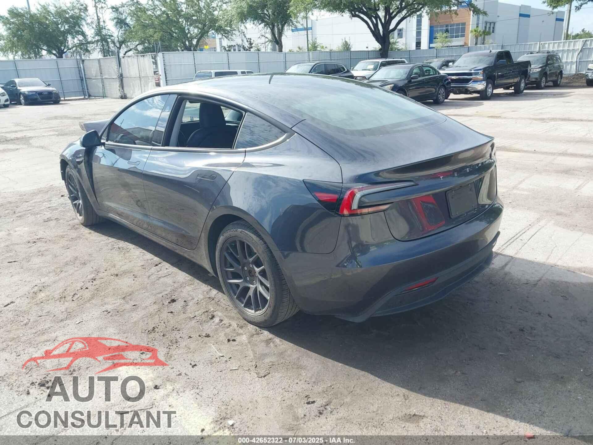 TESLA MODEL 3 2024 - 5YJ3E1EA2RF741724