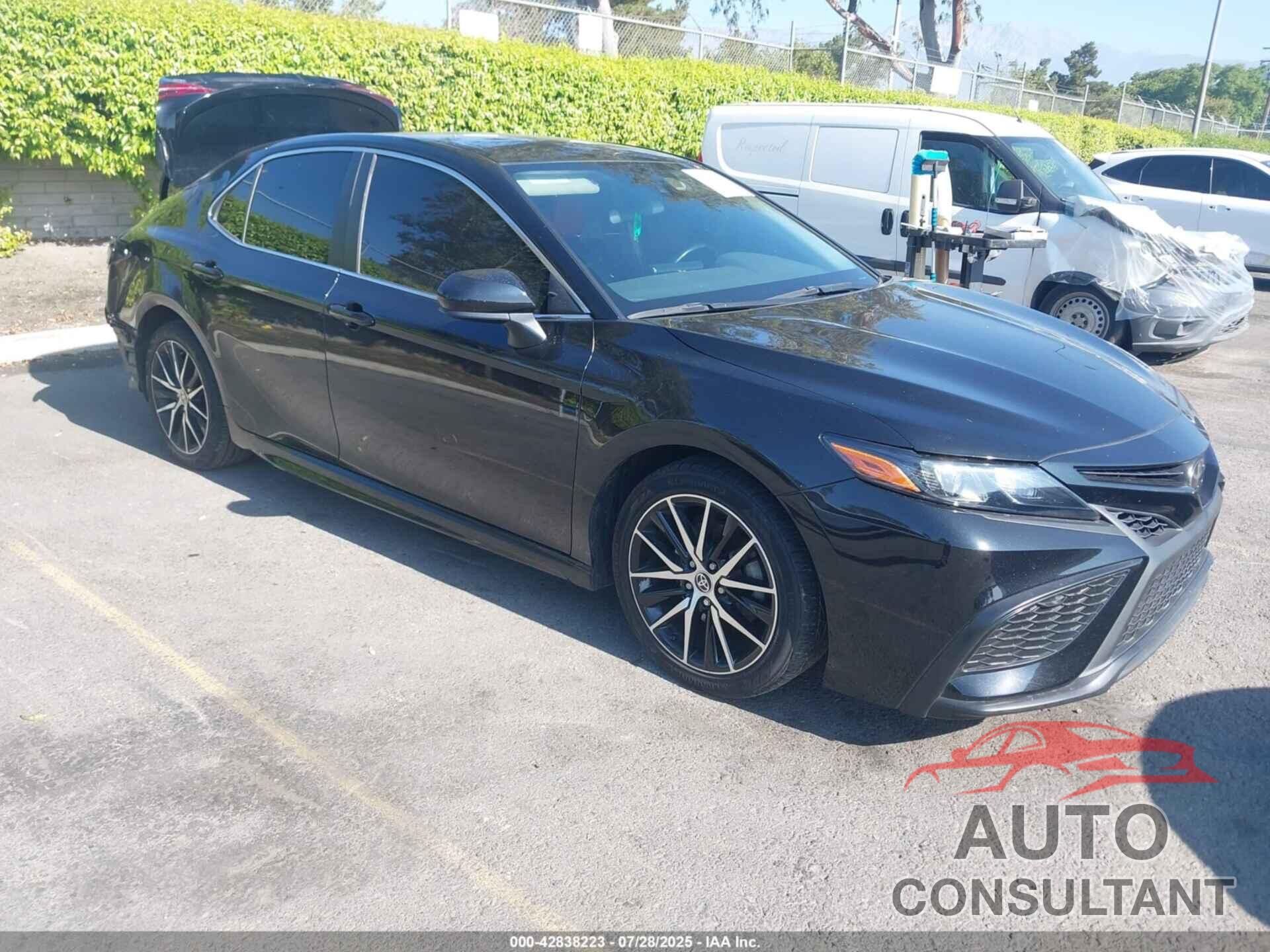TOYOTA CAMRY 2021 - 4T1G11AK8MU548002