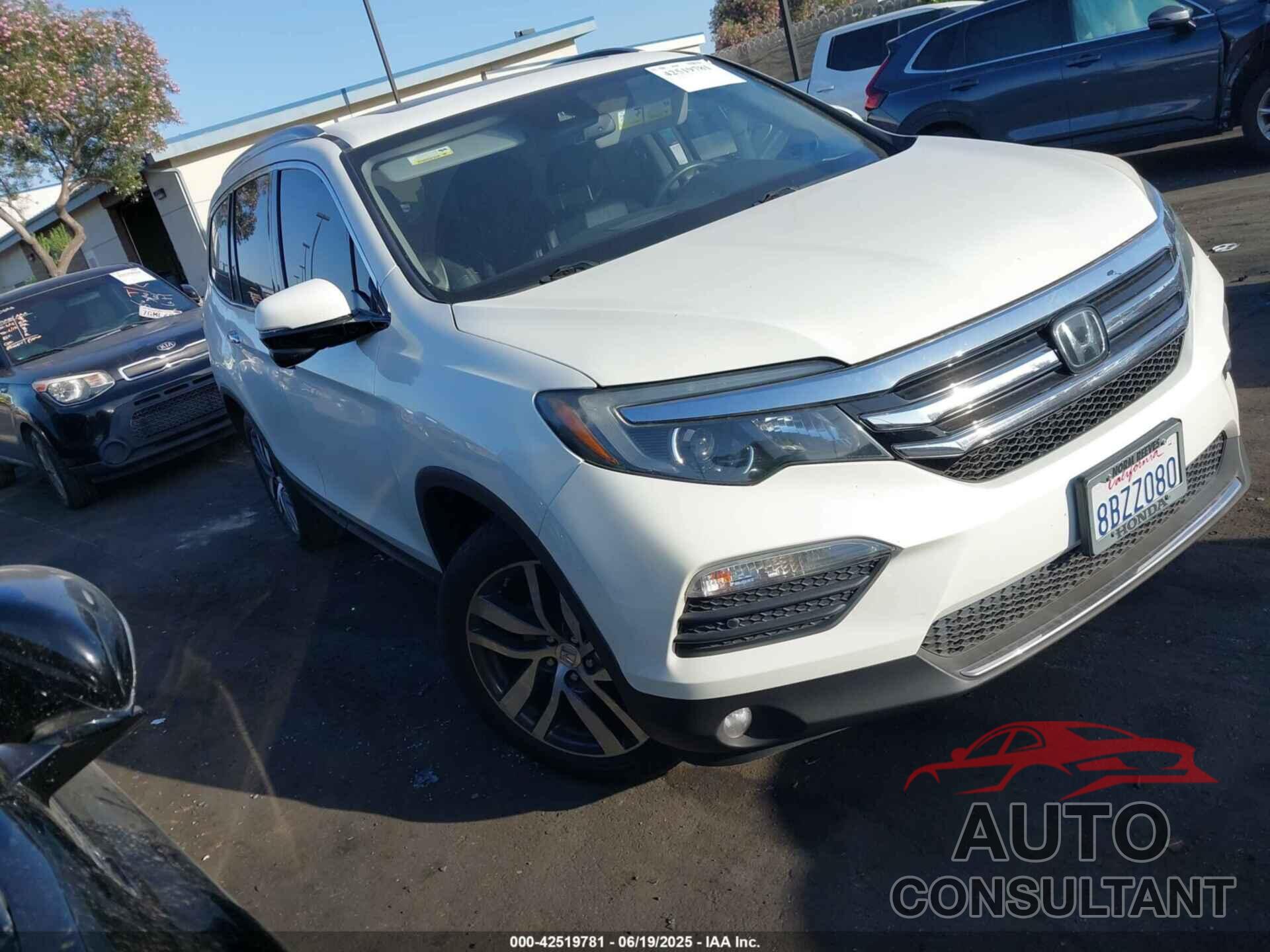 HONDA PILOT 2017 - 5FNYF6H96HB095958