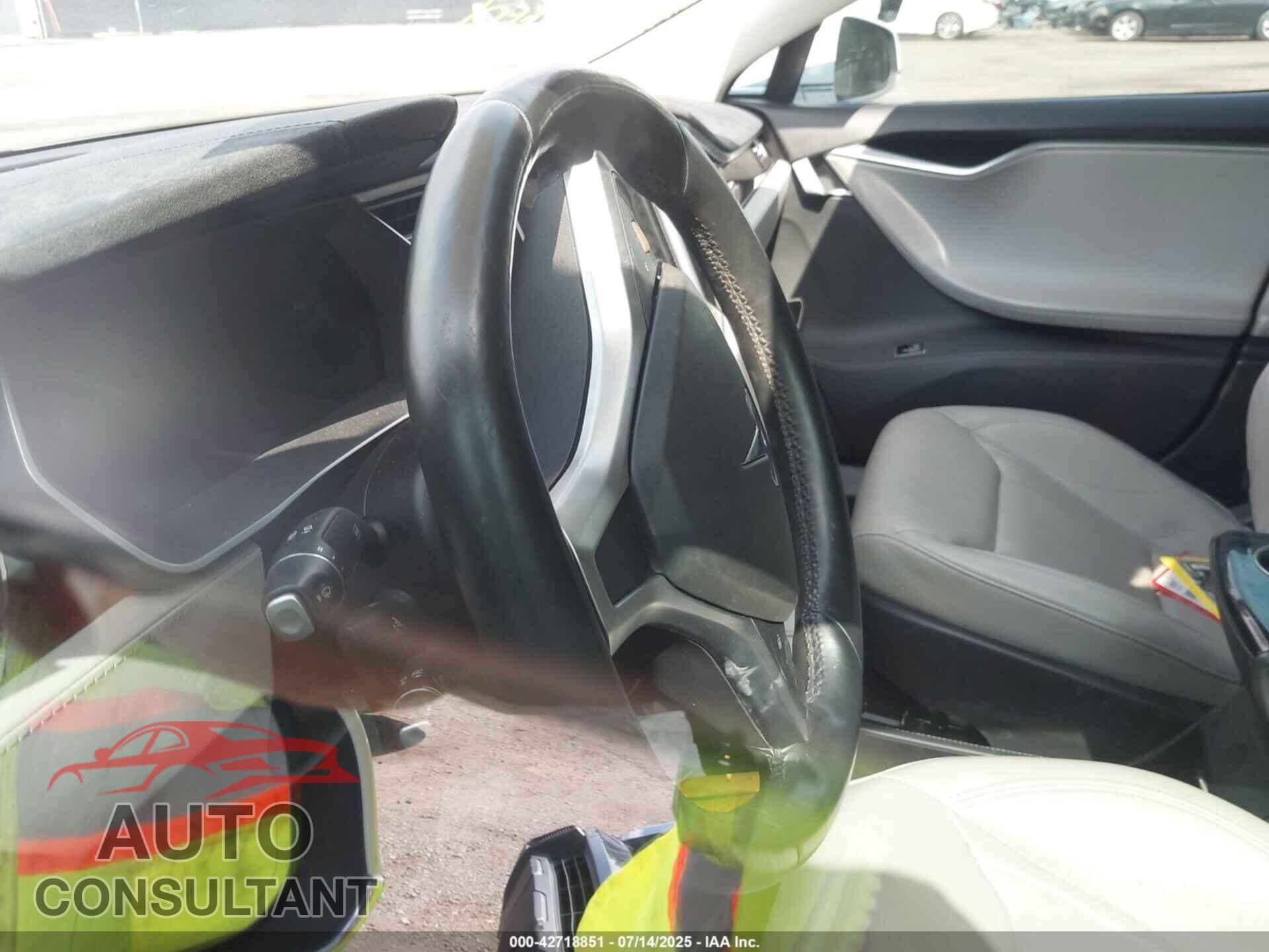 TESLA MODEL S 2015 - 5YJSA1E23FF108287