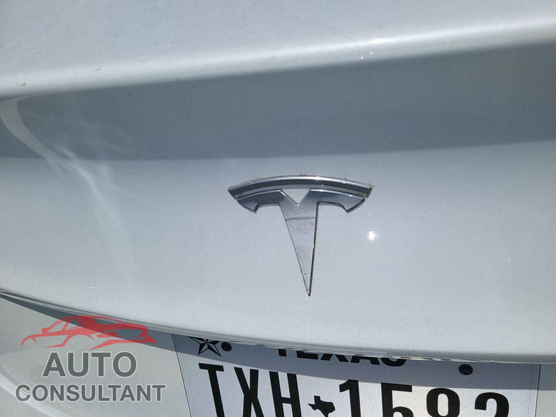 TESLA MODEL 3 2020 - 5YJ3E1EB7LF637021