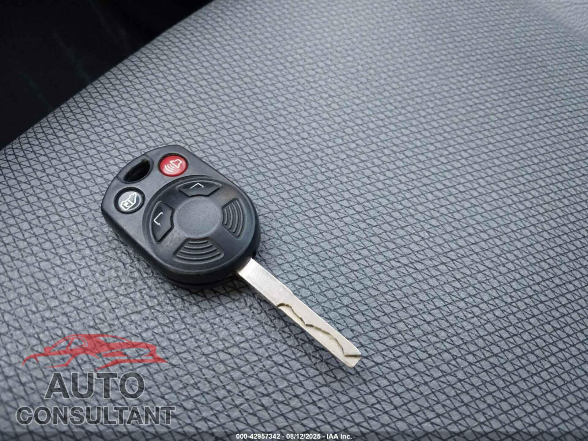 FORD TRANSIT CONNECT 2017 - NM0LS7E71H1332957