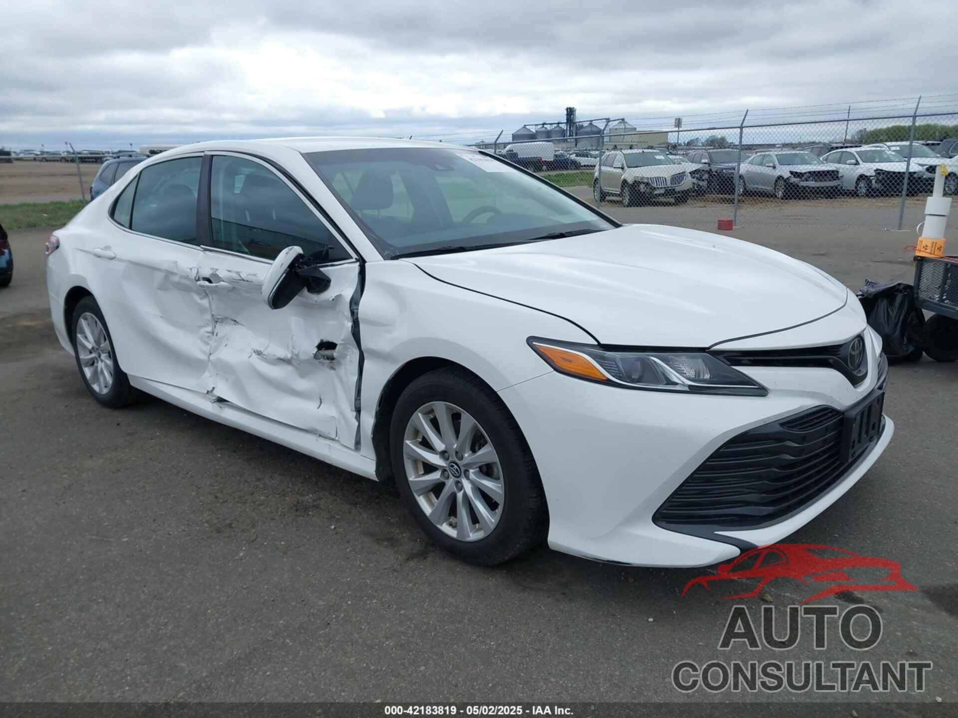TOYOTA CAMRY 2018 - 4T1B11HK3JU031864