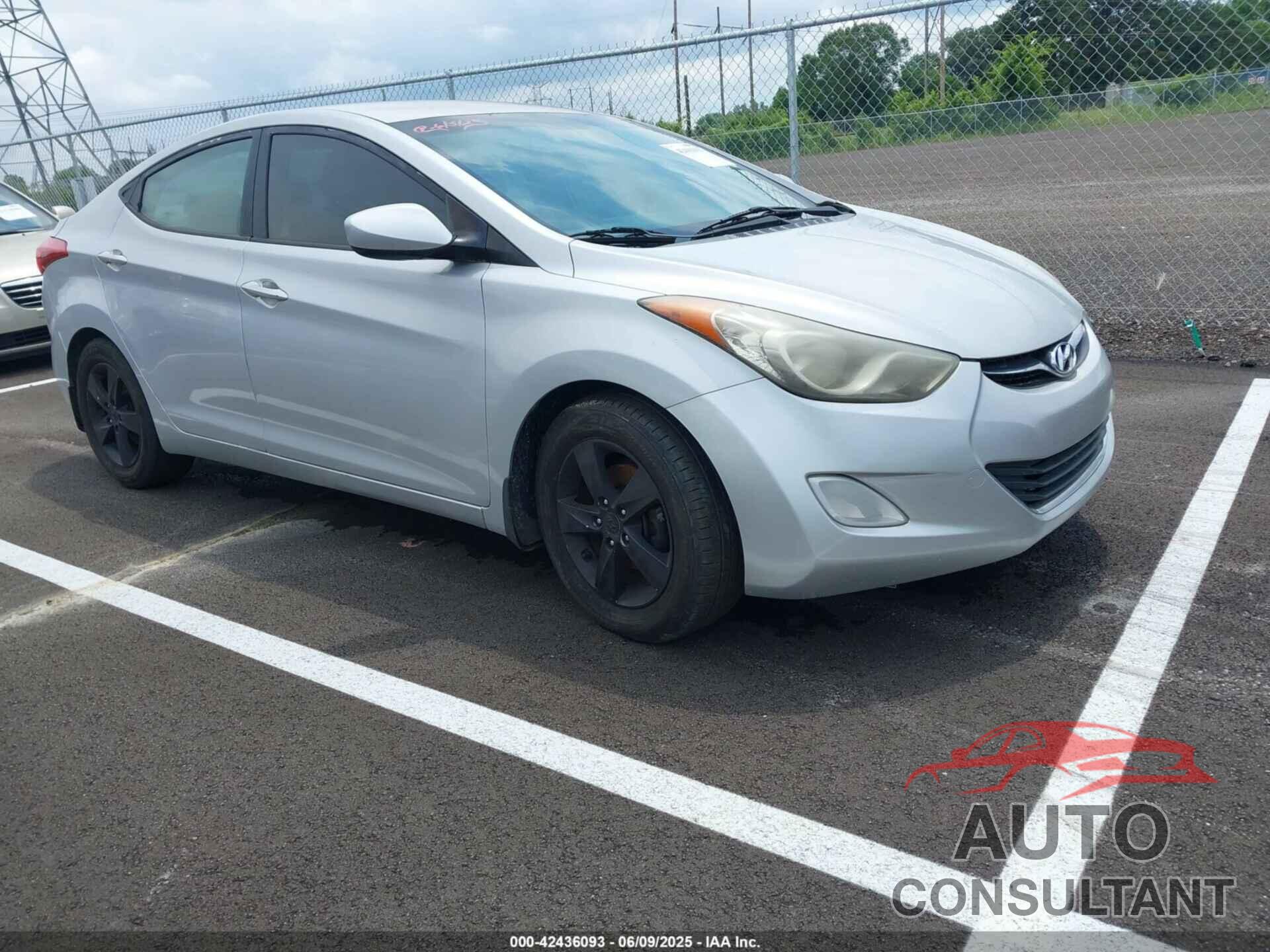 HYUNDAI ELANTRA 2013 - KMHDH4AE2DU878065