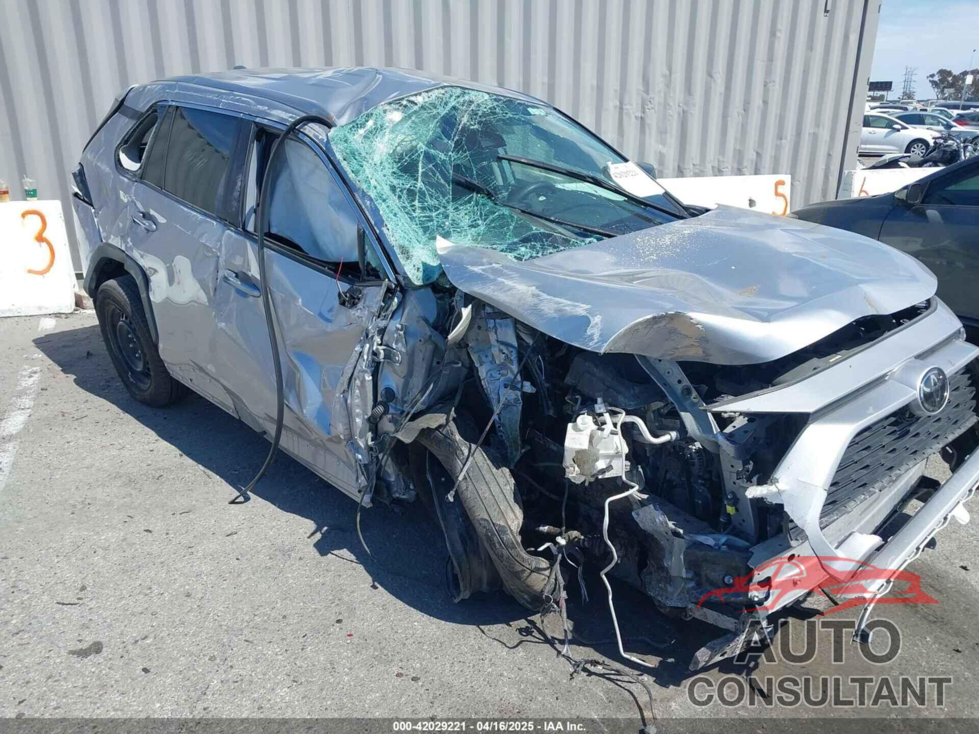 TOYOTA RAV4 2023 - 2T3F1RFV8PC377259