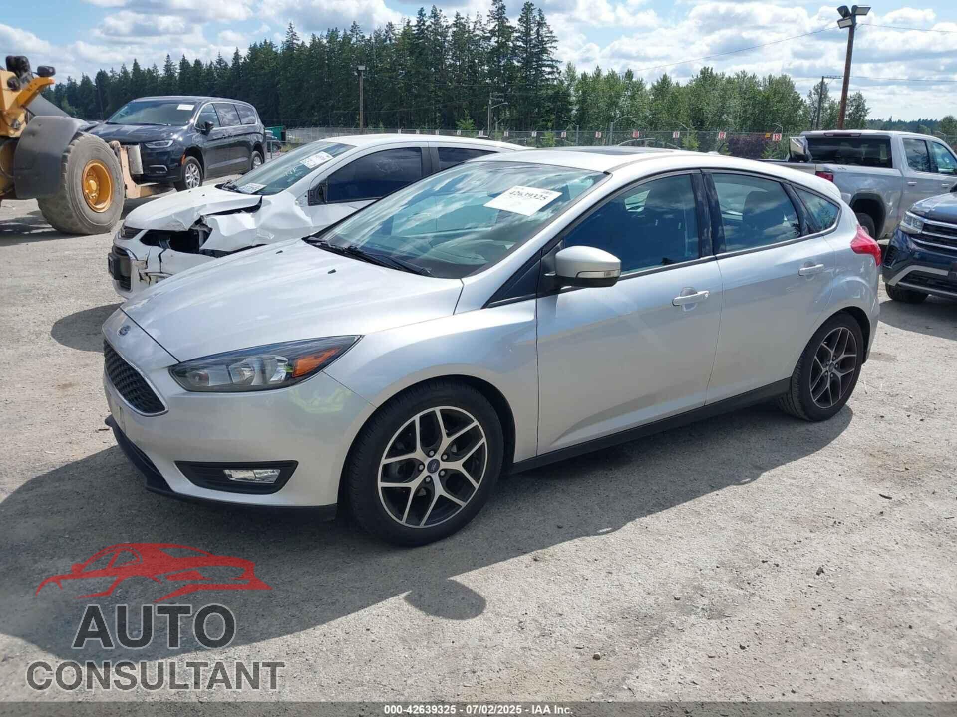 FORD FOCUS 2017 - 1FADP3M27HL306512