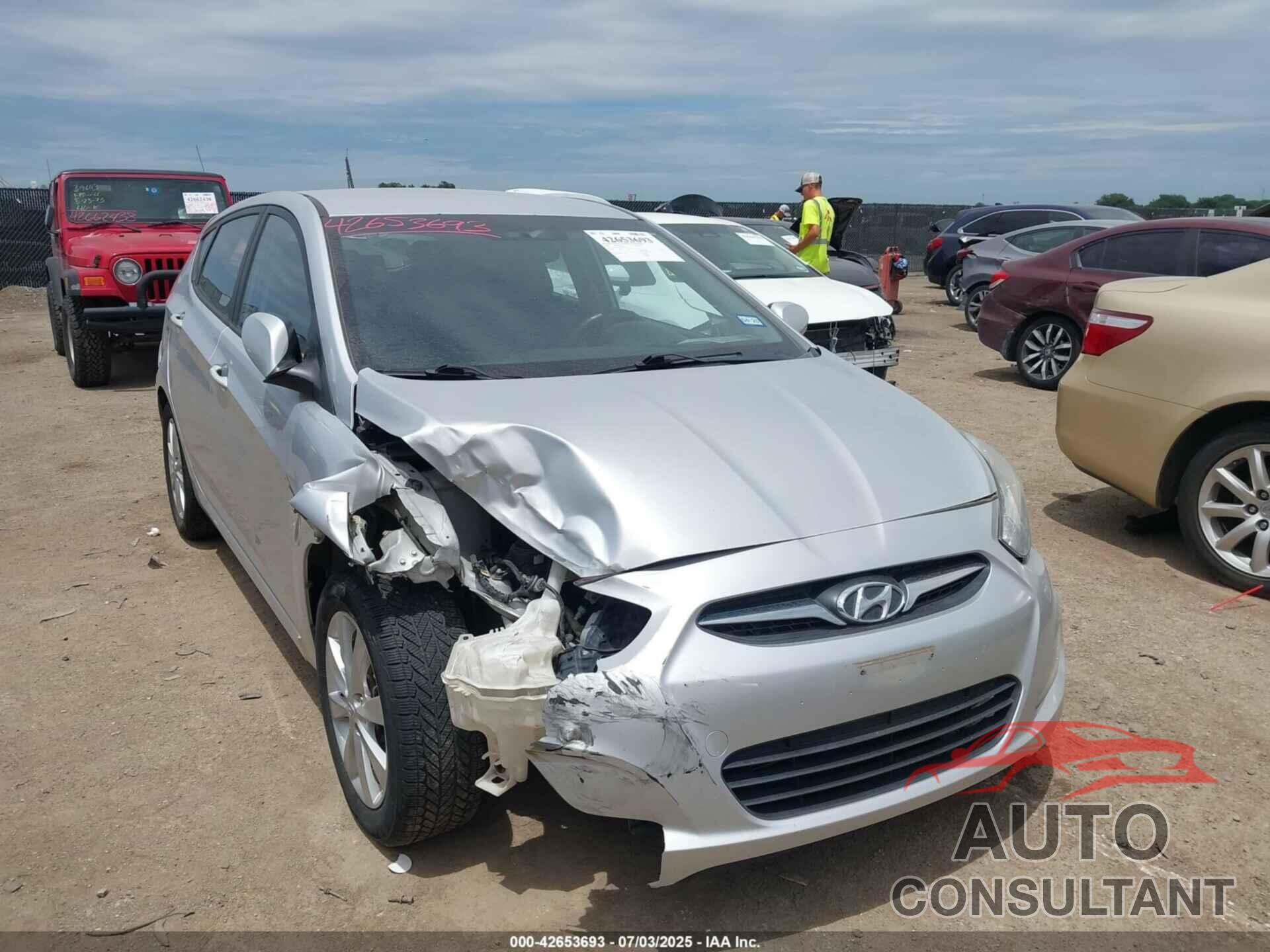 HYUNDAI ACCENT 2013 - KMHCU5AE3DU093924