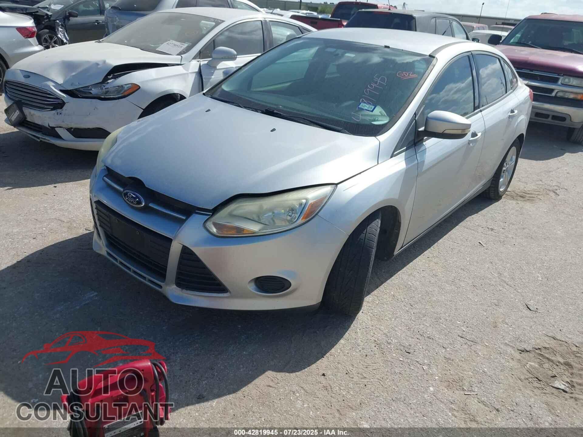 FORD FOCUS 2014 - 1FADP3F22EL109546