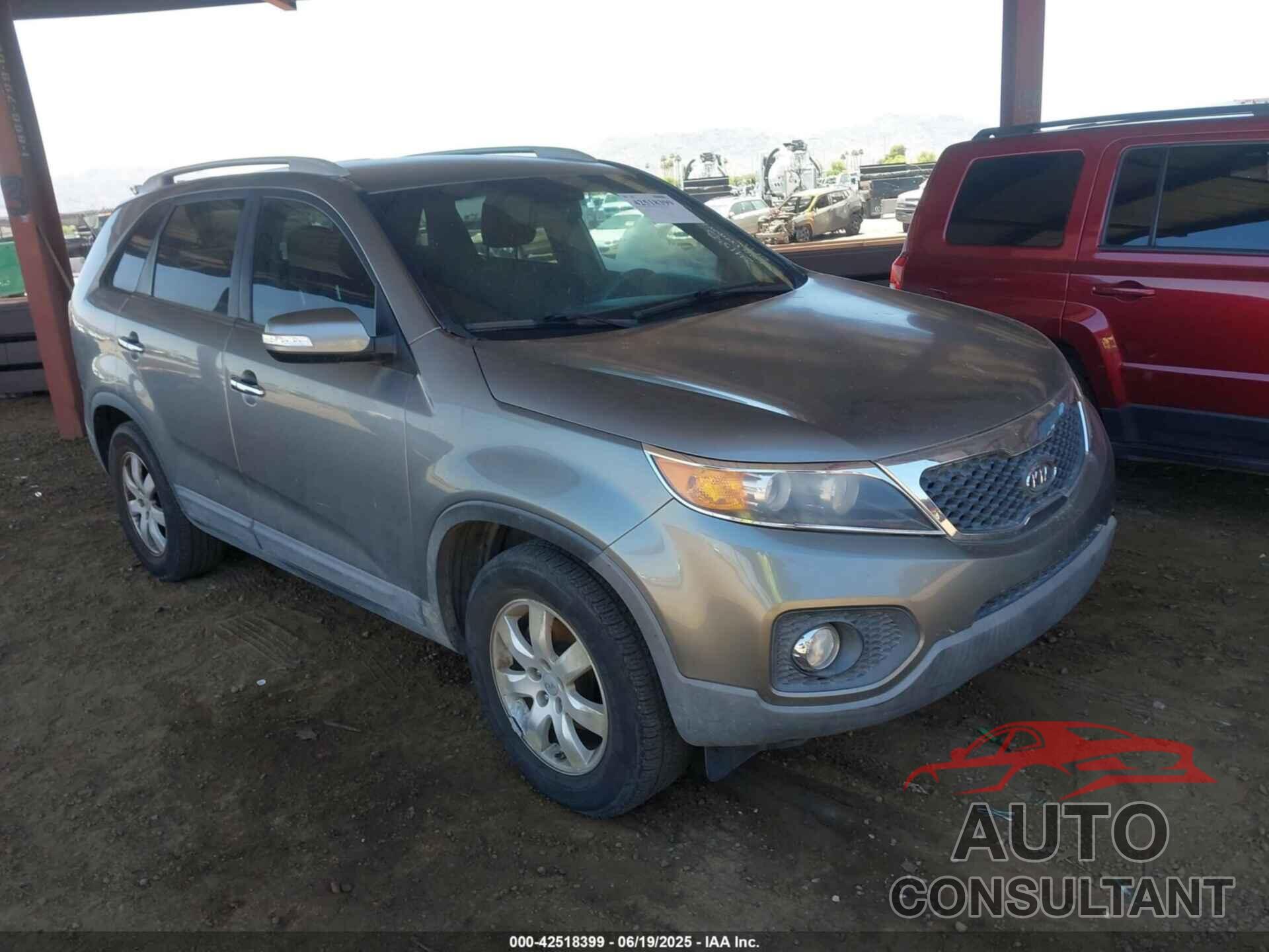 KIA SORENTO 2012 - 5XYKT3A69CG241543