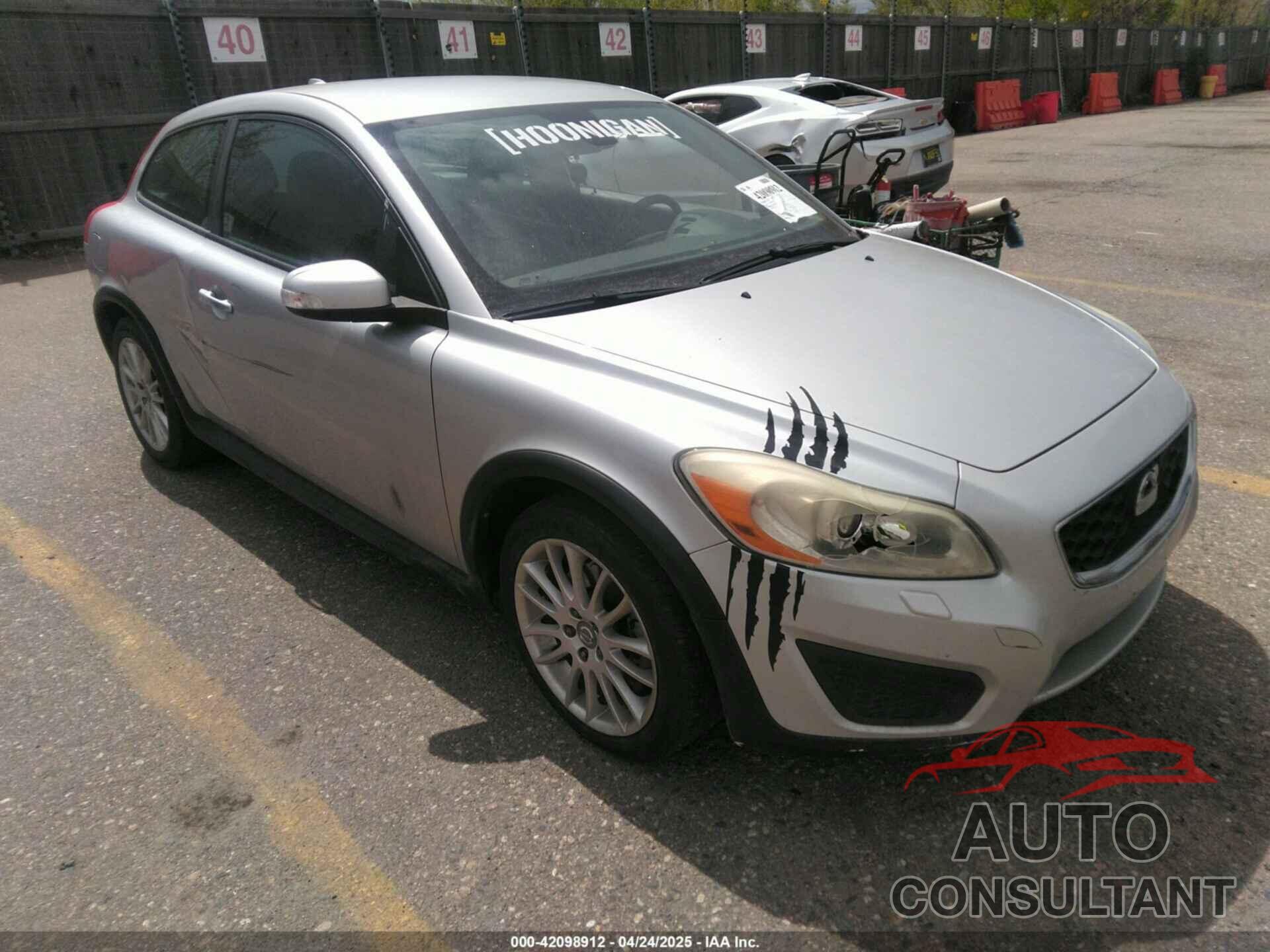 VOLVO C30 2011 - YV1672MKXB2197371