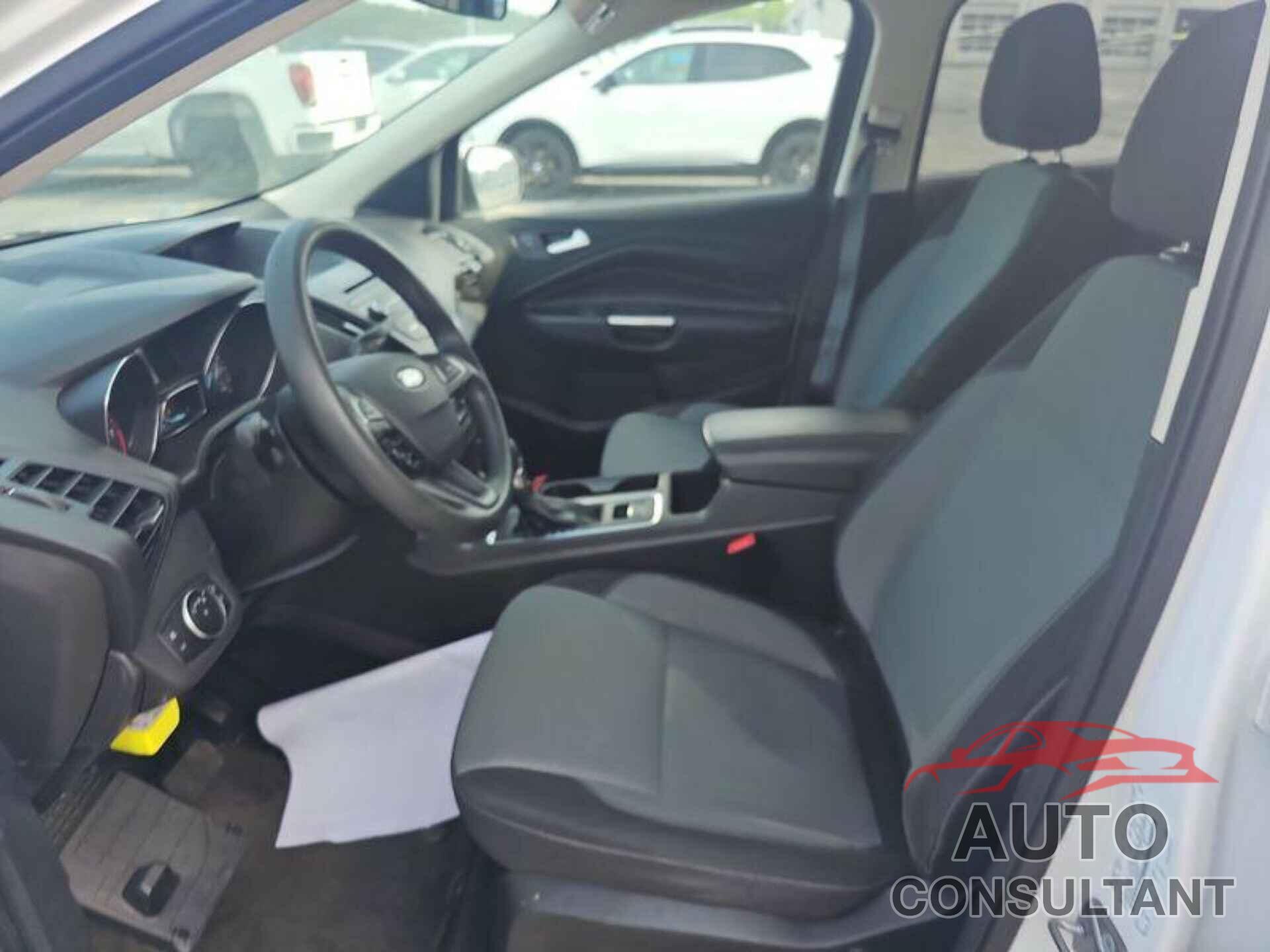 FORD ESCAPE 2017 - 1FMCU9GD0HUD44281