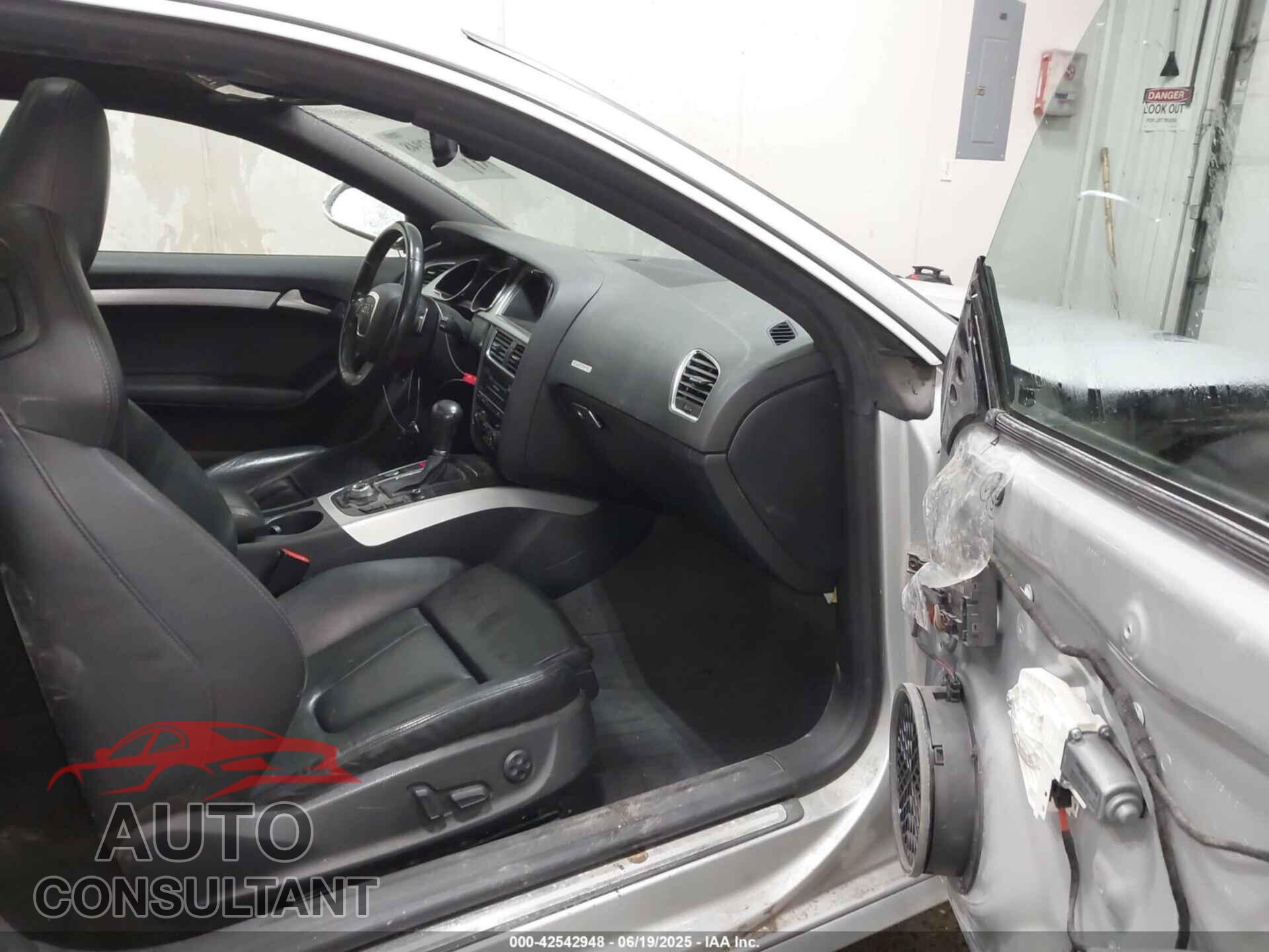 AUDI S5 2012 - WAUCVAFR3CA002833