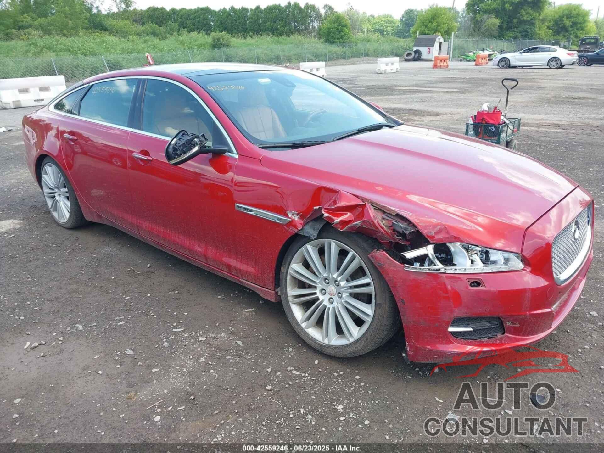 JAGUAR XJ 2015 - SAJWJ2GD1F8V84576