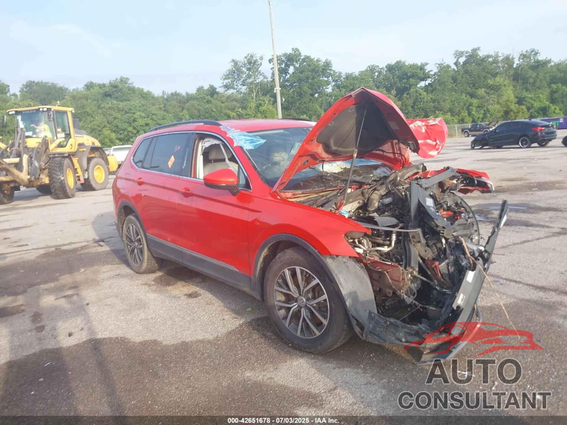 VOLKSWAGEN TIGUAN 2018 - 3VV3B7AX1JM208075