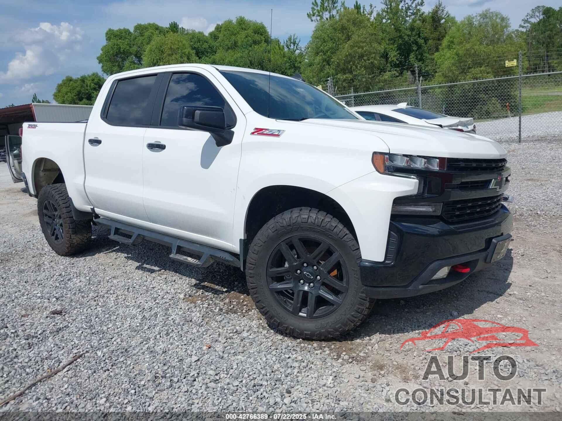 CHEVROLET SILVERADO 1500 2021 - 1GCPYFED4MZ453500
