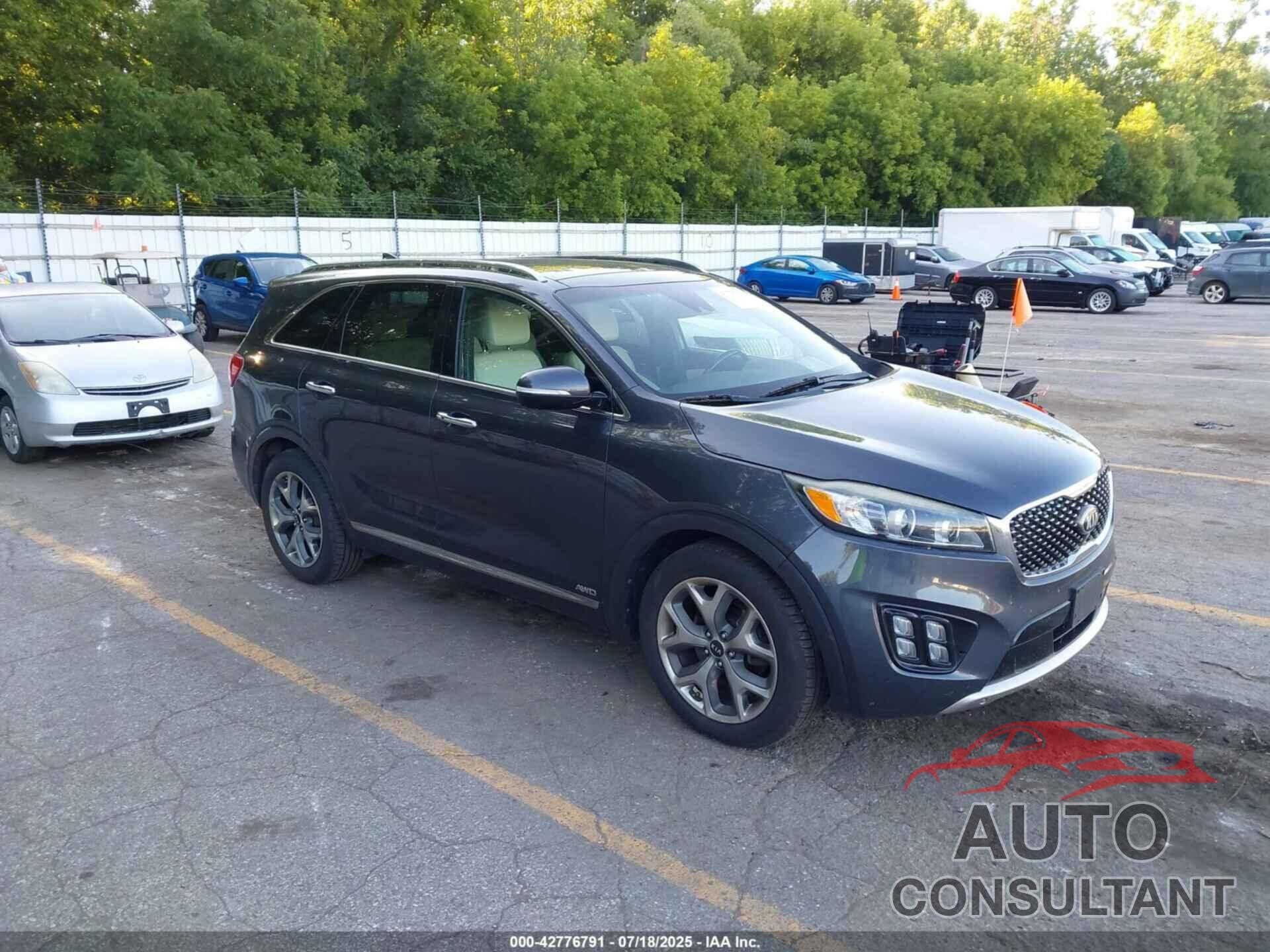 KIA SORENTO 2017 - 5XYPKDA50HG237412
