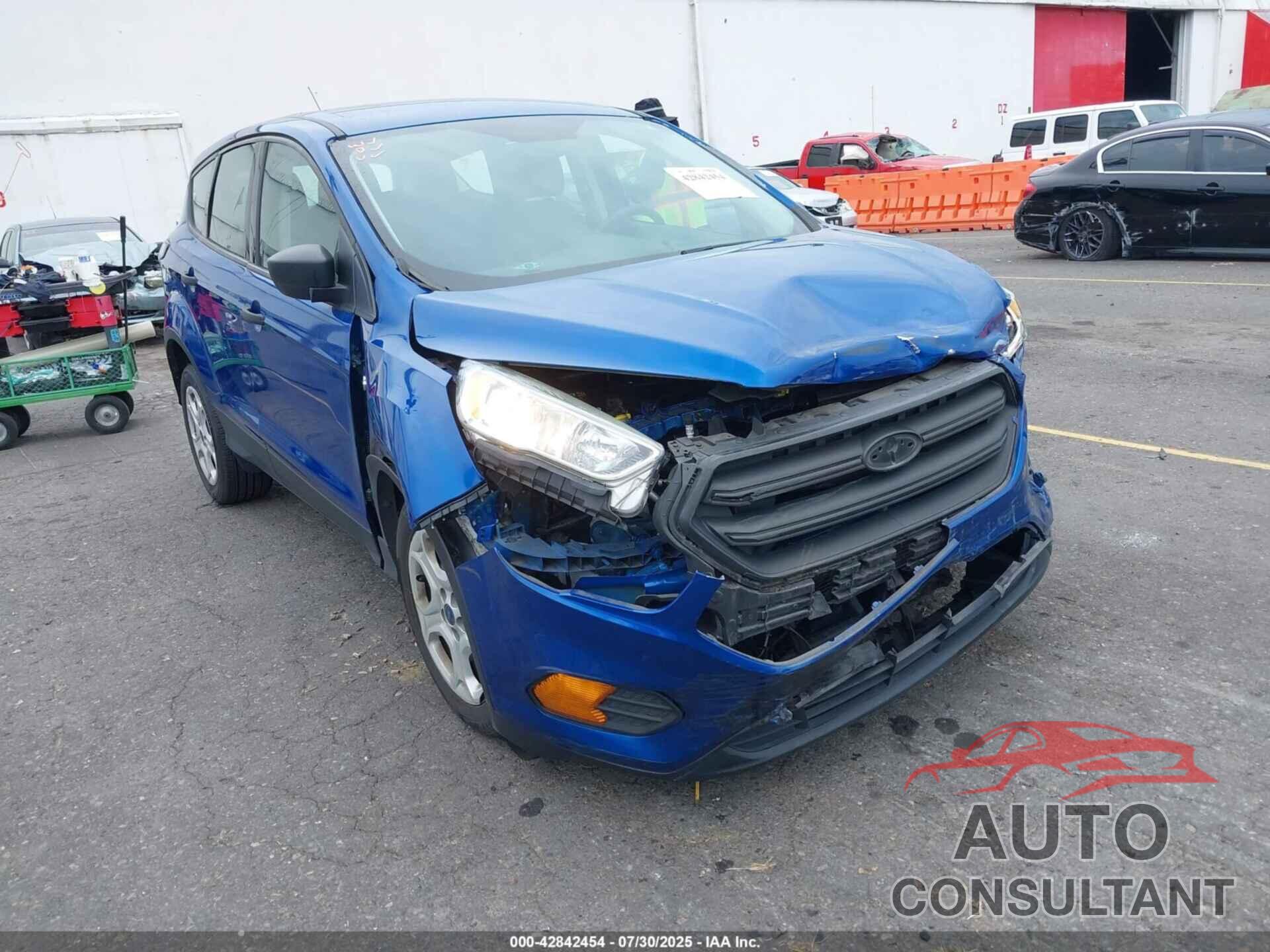 FORD ESCAPE 2017 - 1FMCU0F76HUC27375
