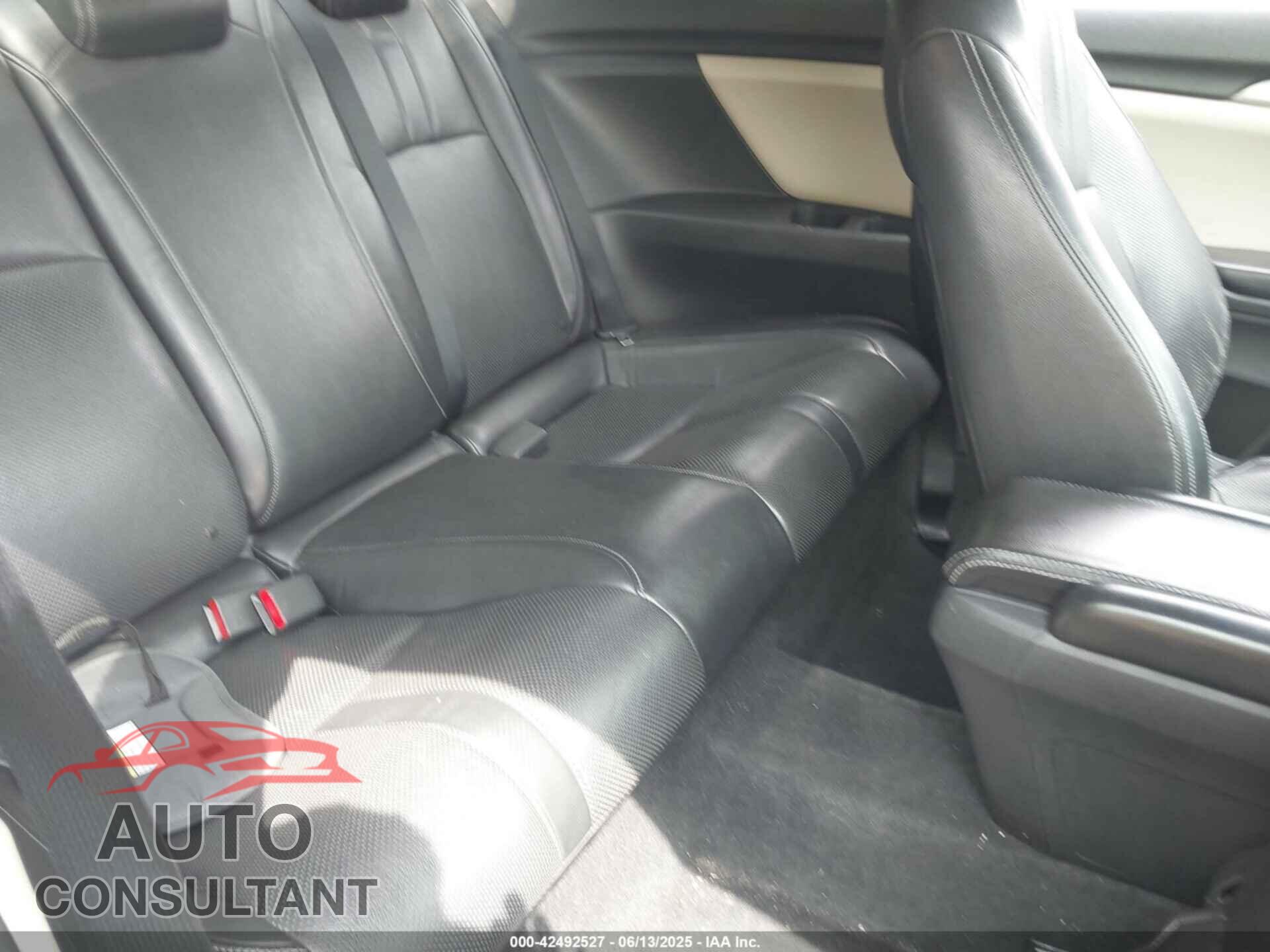 HONDA CIVIC 2016 - 2HGFC4B05GH303269