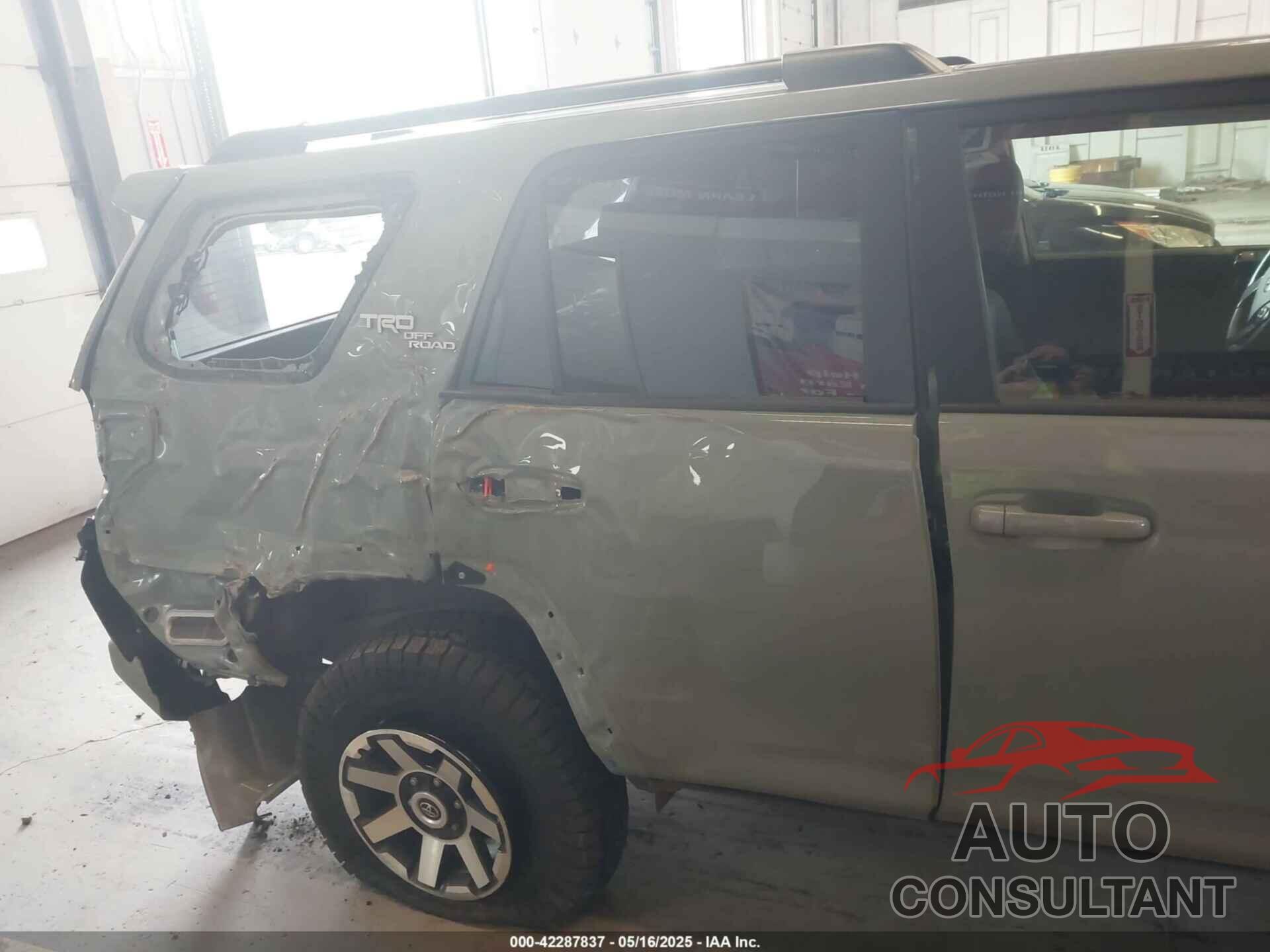TOYOTA 4RUNNER 2023 - JTERU5JR5P6200817