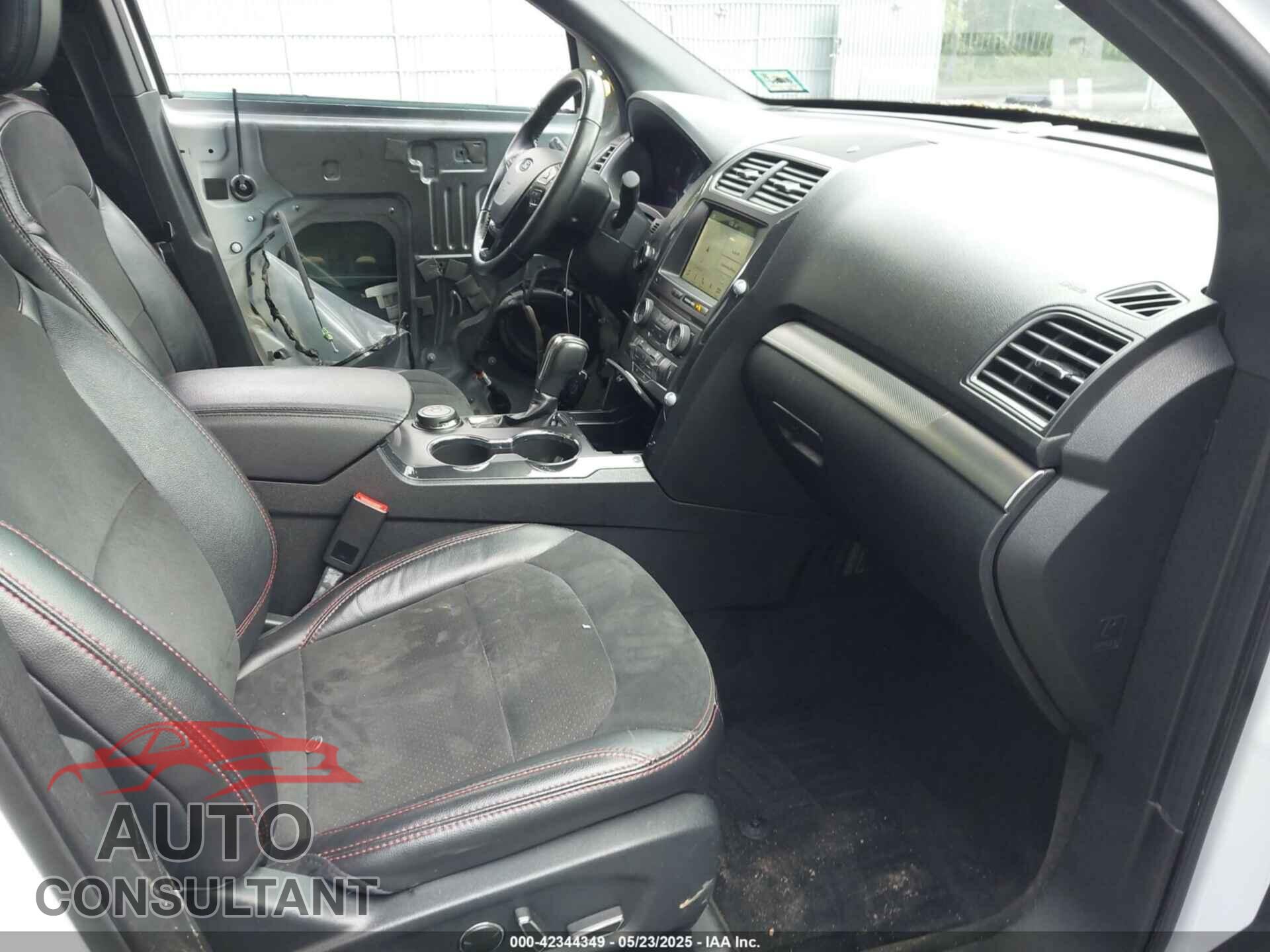 FORD EXPLORER 2018 - 1FM5K8D88JGB73901