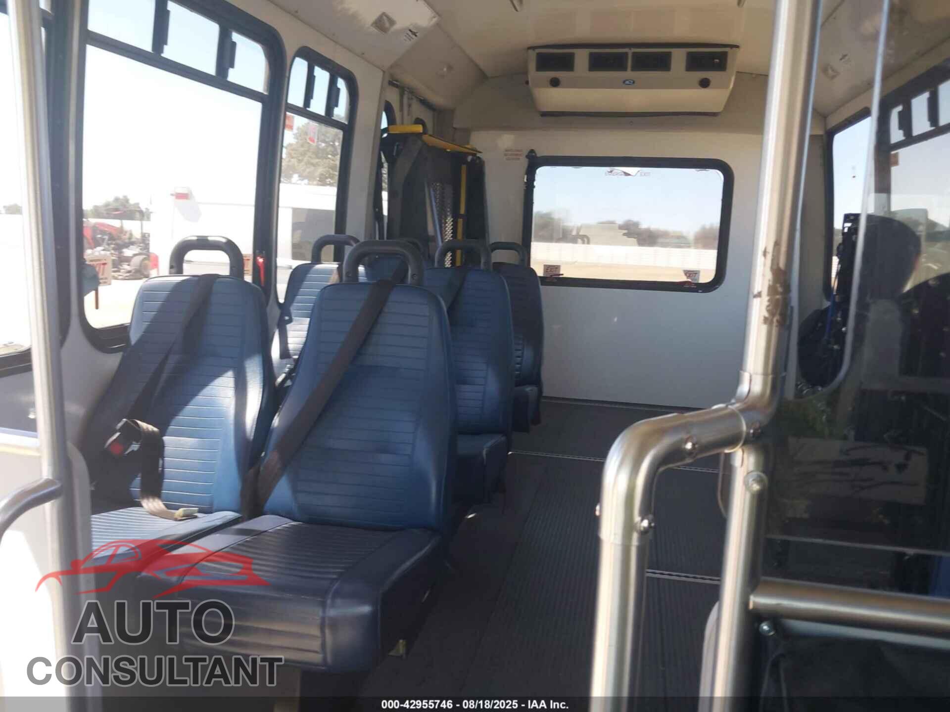 FORD E-450 CUTAWAY 2013 - 1FDFE4FS5DDA05877