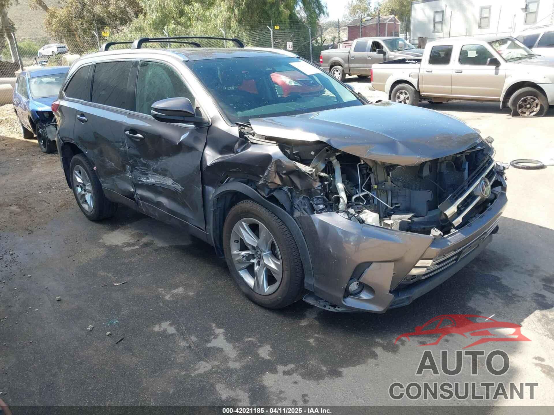 TOYOTA HIGHLANDER 2019 - 5TDDZRFH4KS702783