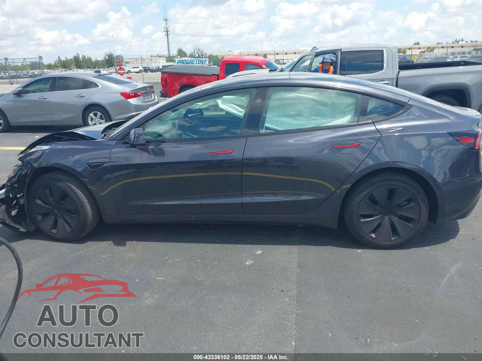 TESLA MODEL 3 2024 - 5YJ3E1EB8RF797501