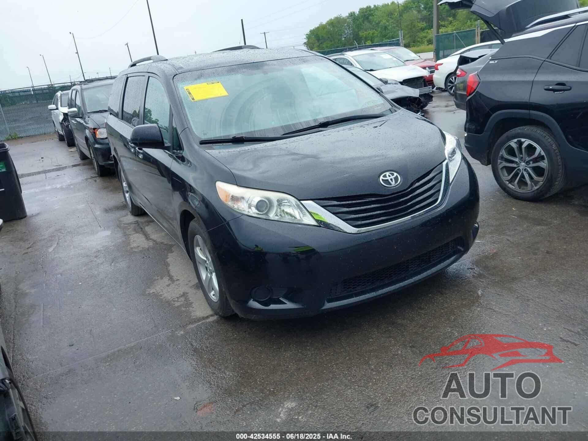 TOYOTA SIENNA 2015 - 5TDKK3DC9FS563417