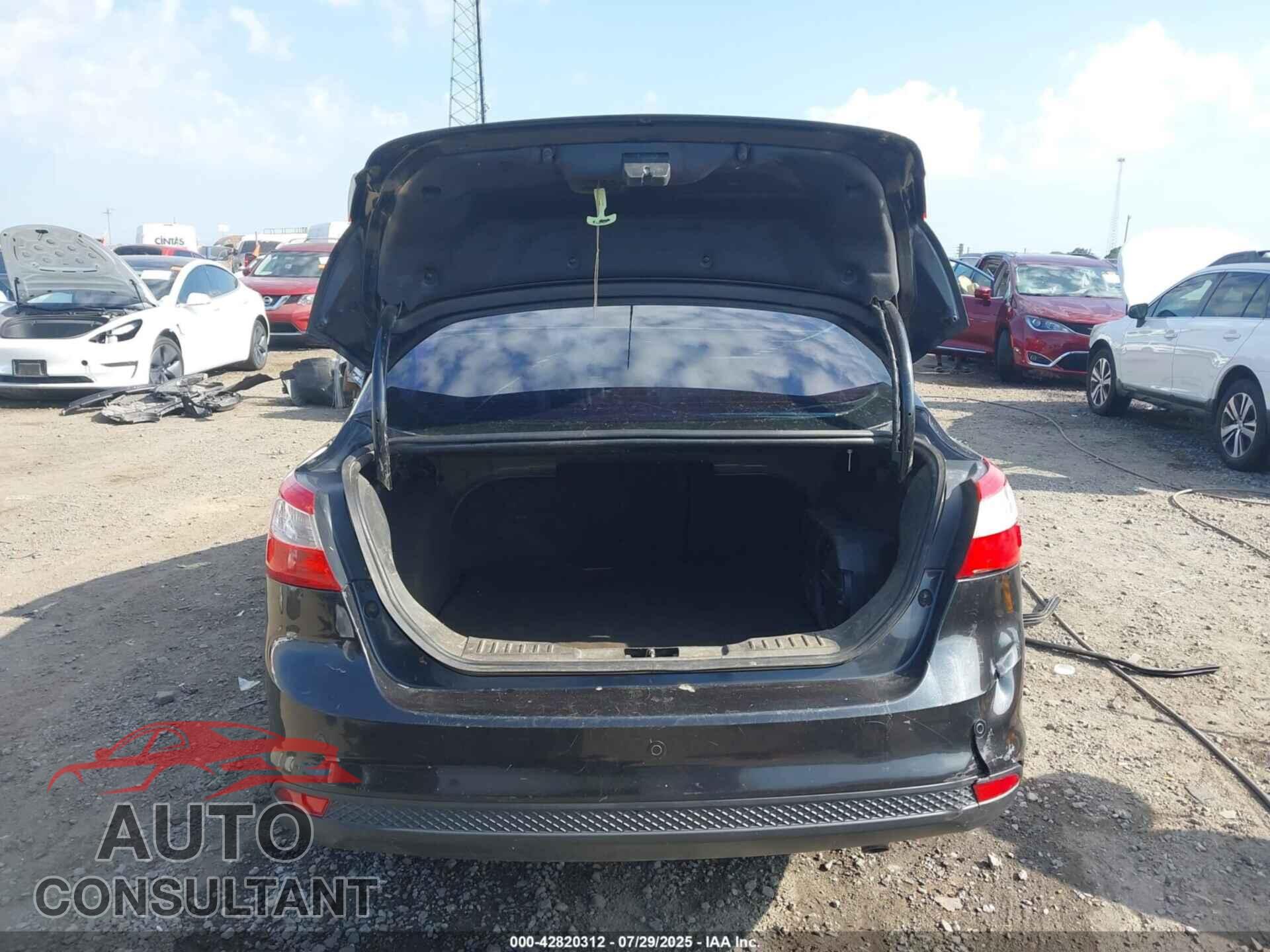 FORD FOCUS 2012 - 1FAHP3H25CL329792