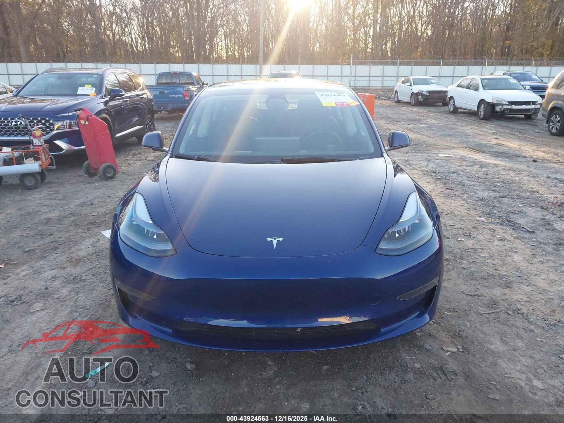 TESLA MODEL 3 2021 - 5YJ3E1EA8MF092097