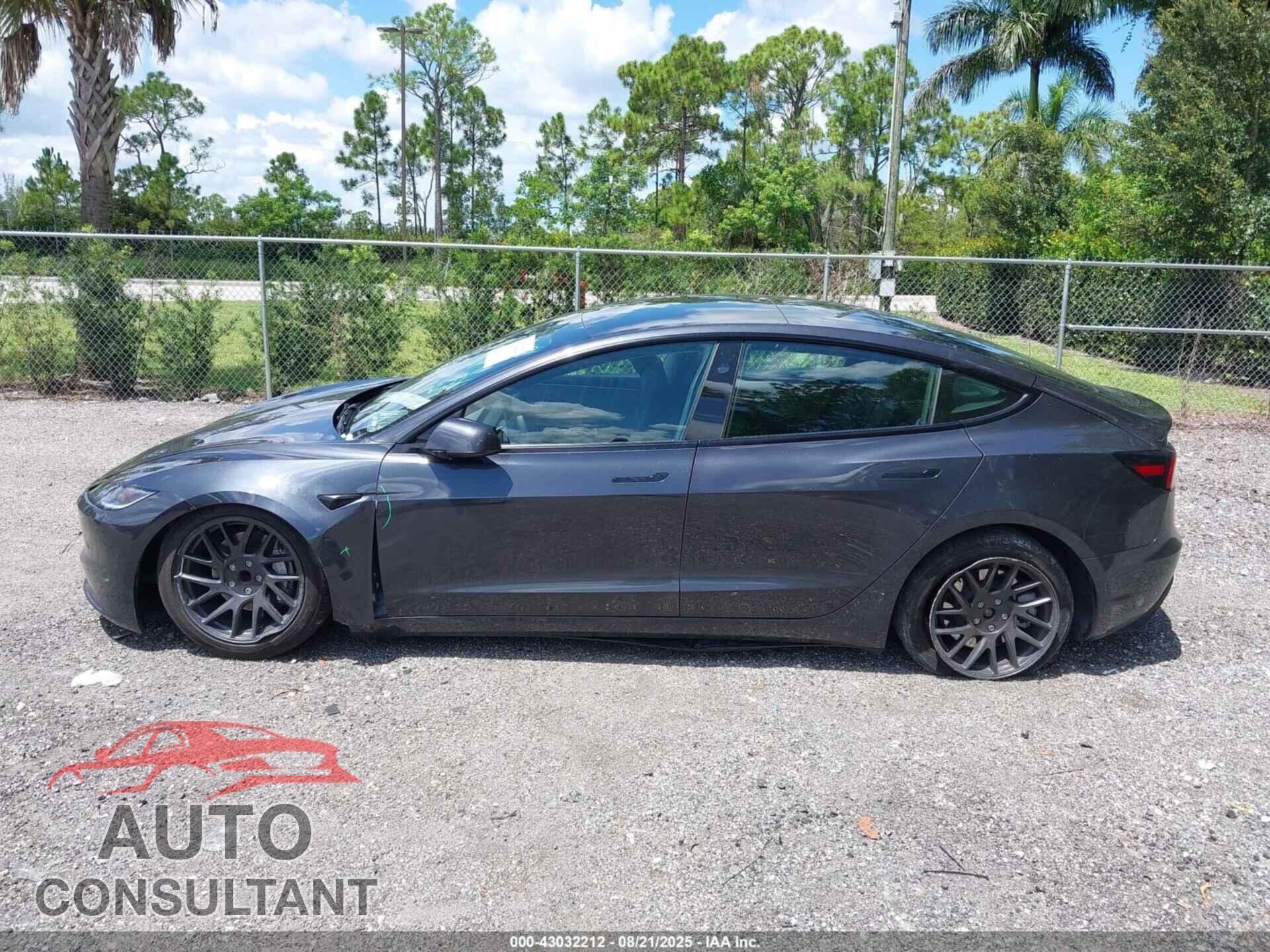 TESLA MODEL 3 2024 - 5YJ3E1EA3RF841279