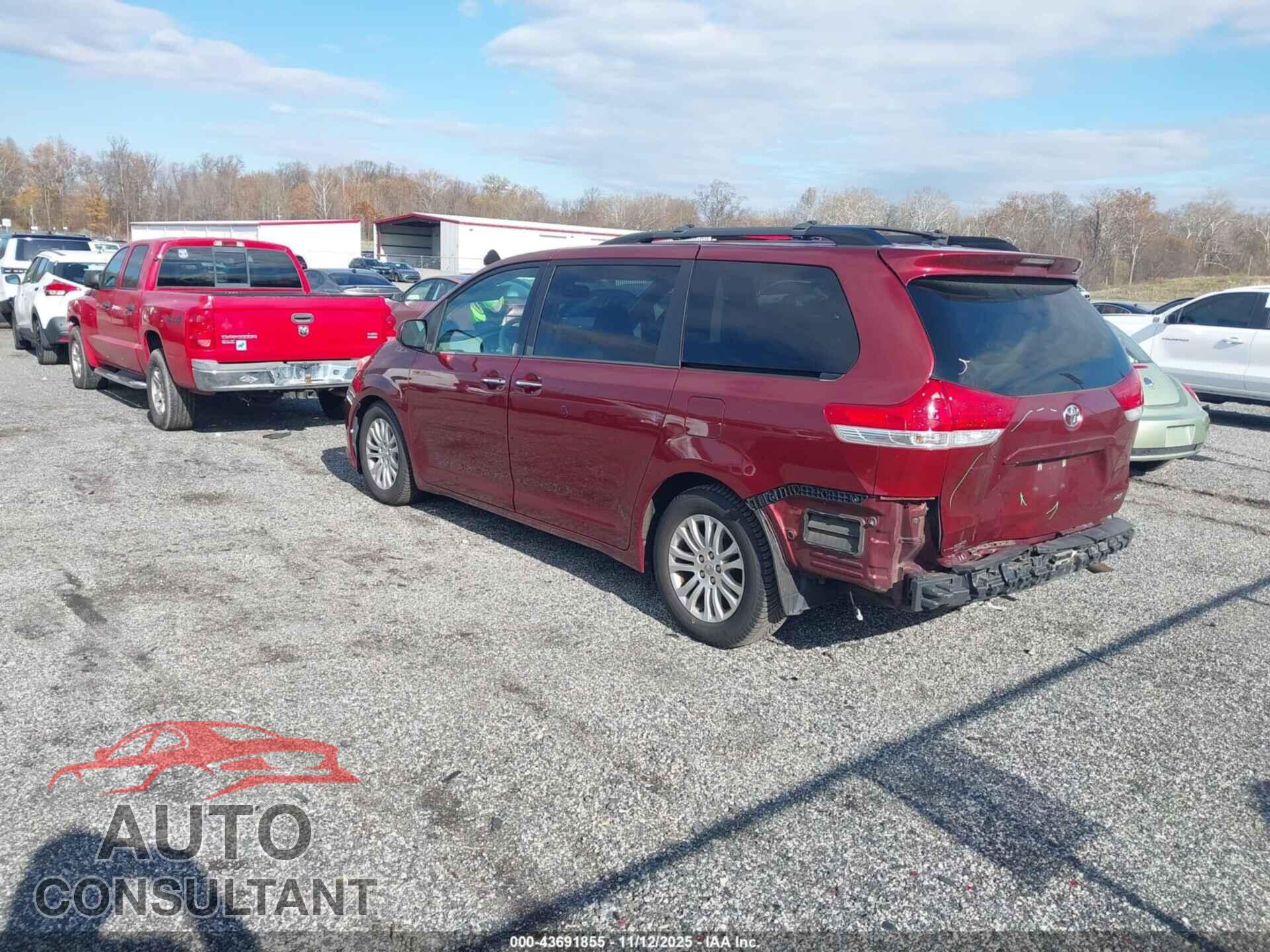 TOYOTA SIENNA 2013 - 5TDYK3DC8DS403830