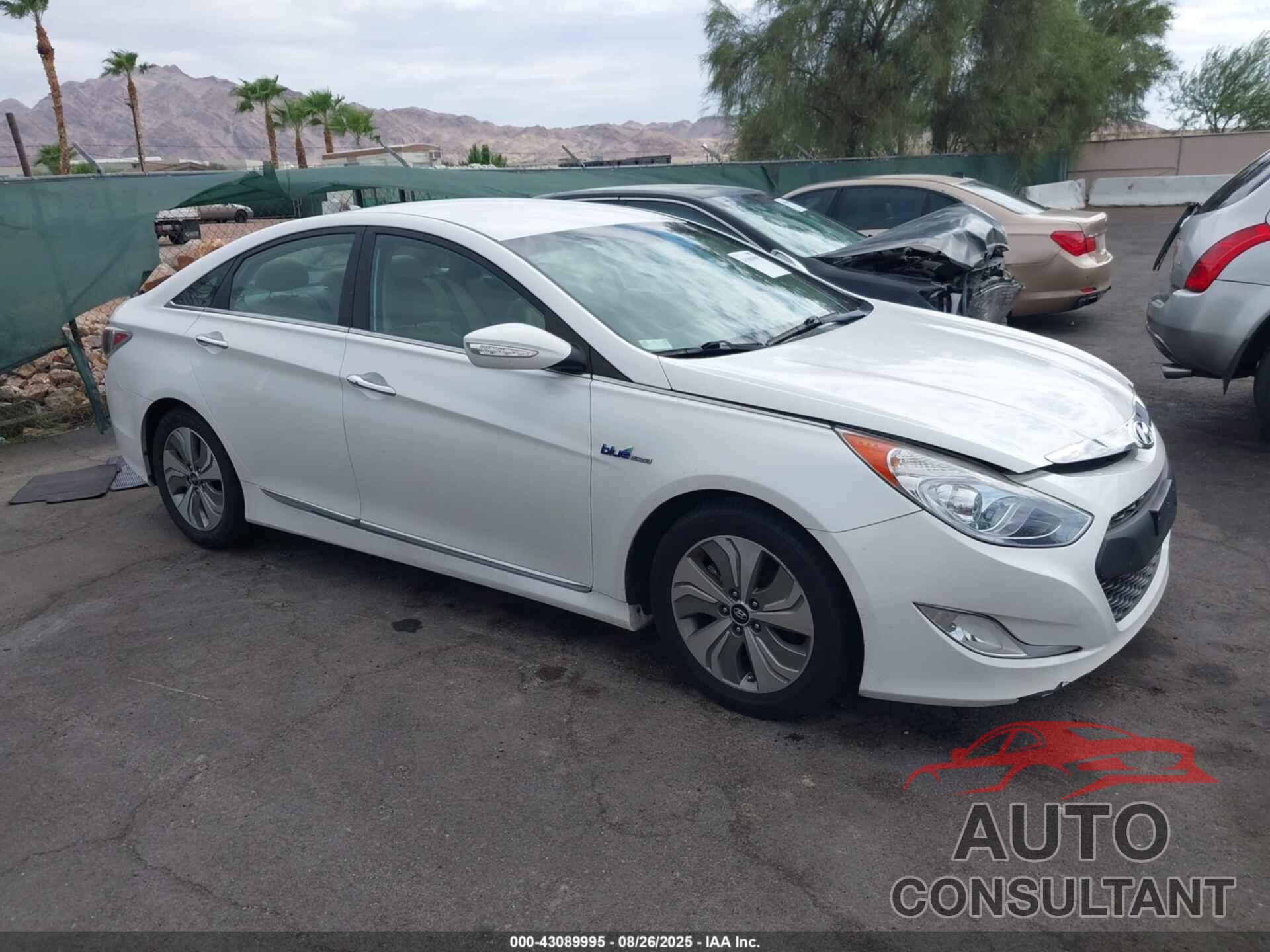 HYUNDAI SONATA HYBRID 2013 - KMHEC4A44DA101463