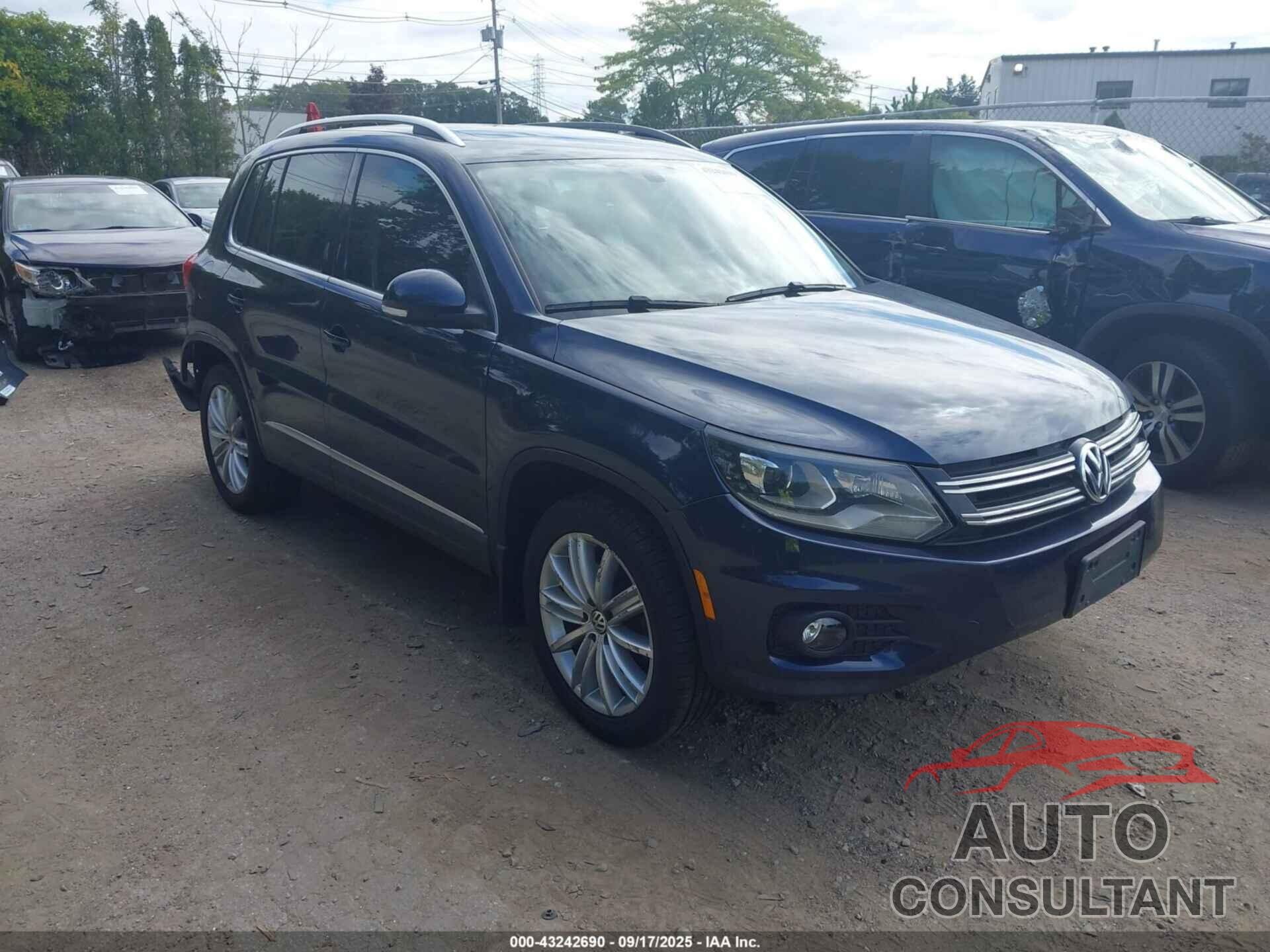VOLKSWAGEN TIGUAN 2016 - WVGBV7AX7GW608048