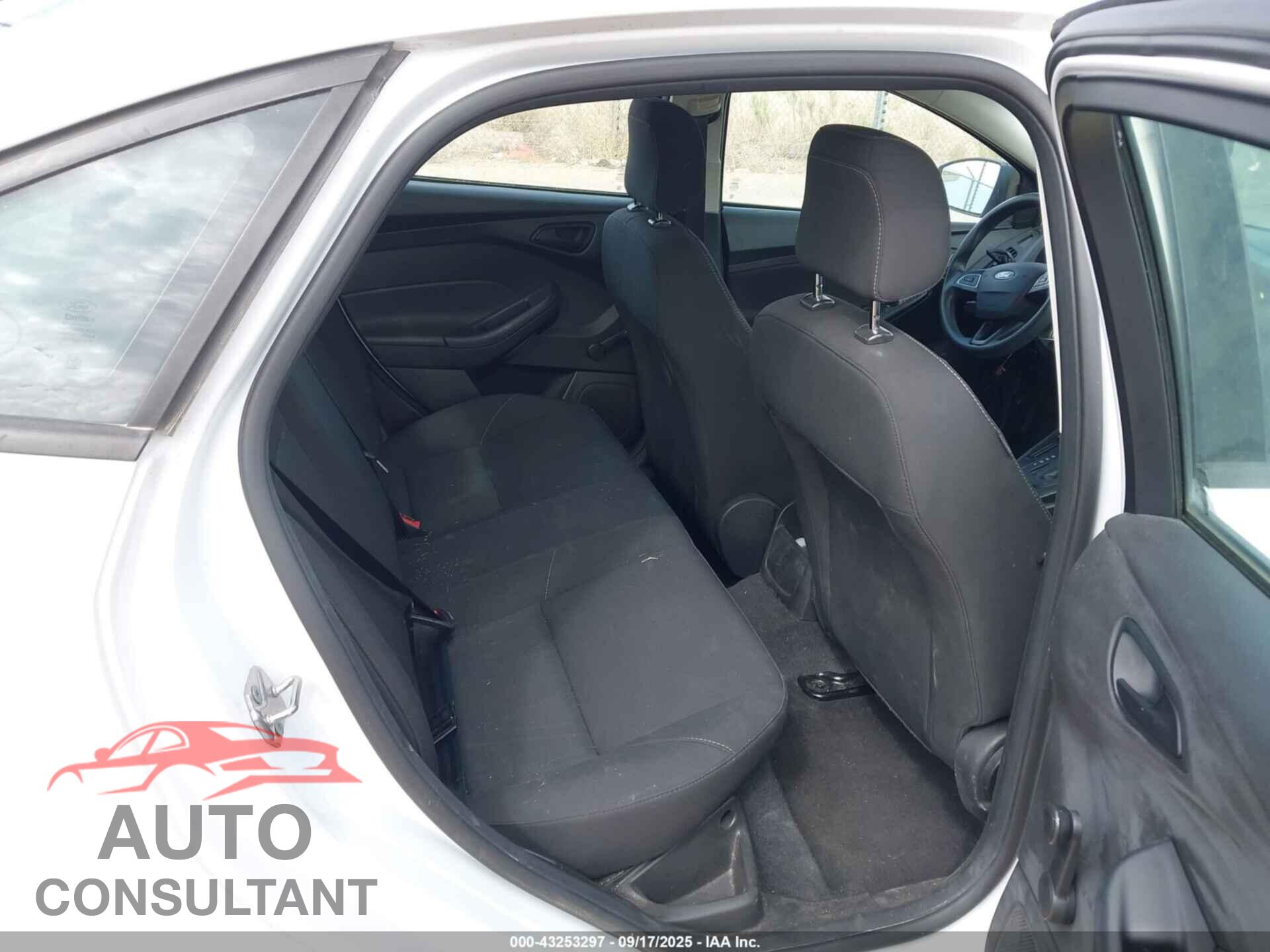 FORD FOCUS 2016 - 1FADP3E22GL380384
