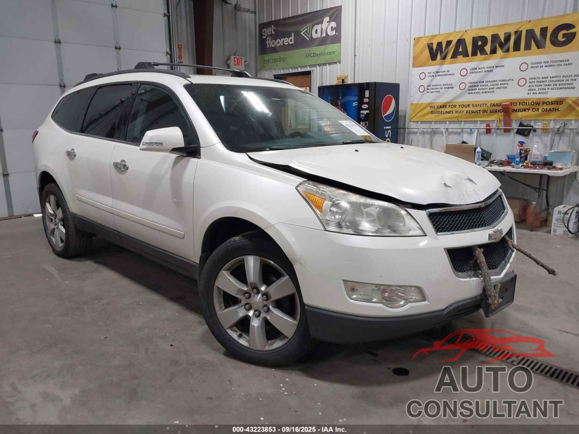 CHEVROLET TRAVERSE 2011 - 1GNKRGED3BJ341058