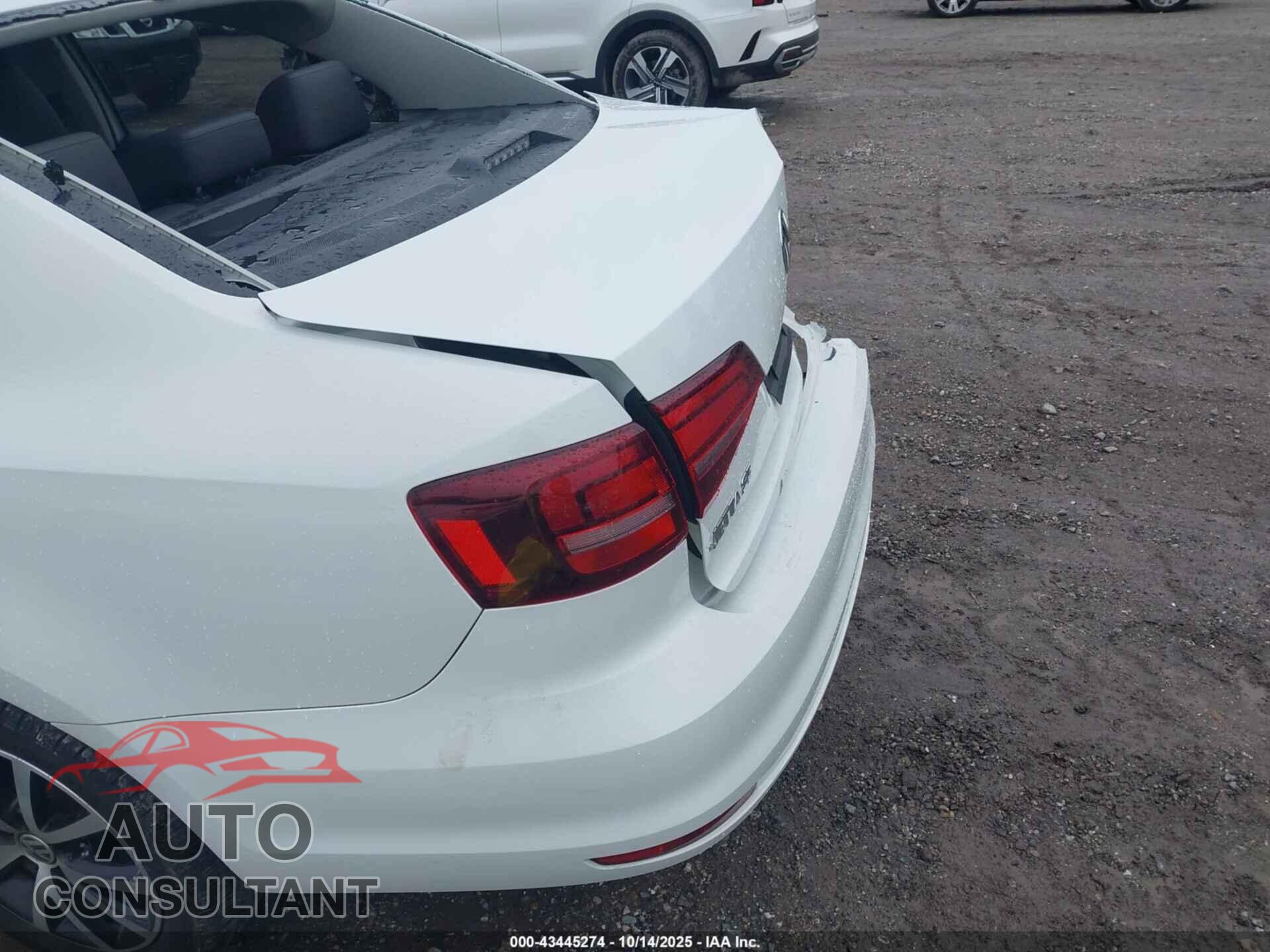 VOLKSWAGEN JETTA 2017 - 3VWDB7AJ8HM359906
