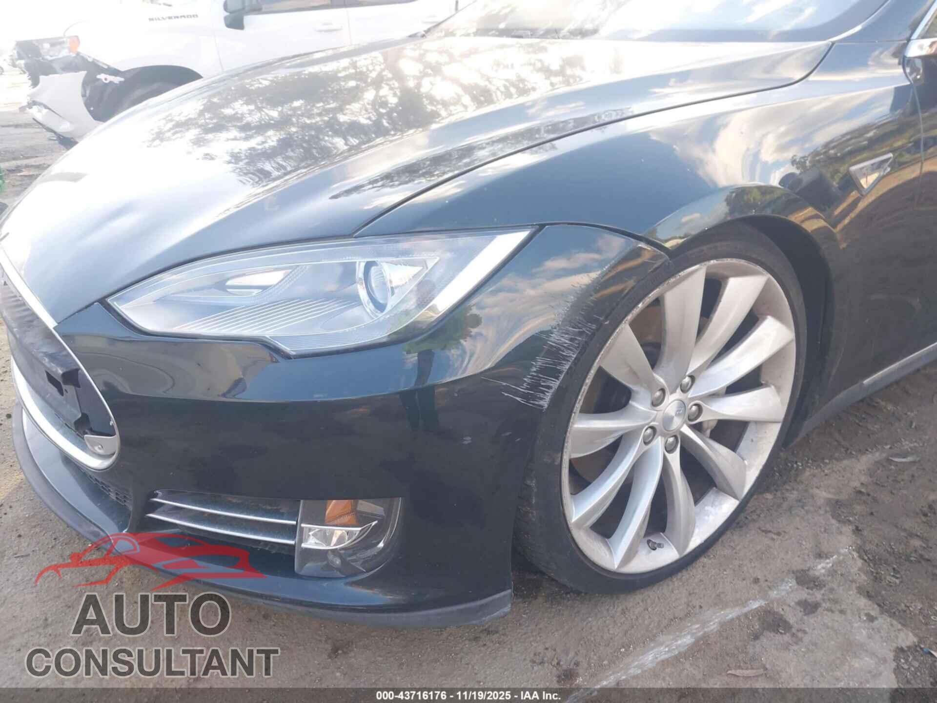 TESLA MODEL S 2013 - 5YJSA1DP0DFP04659