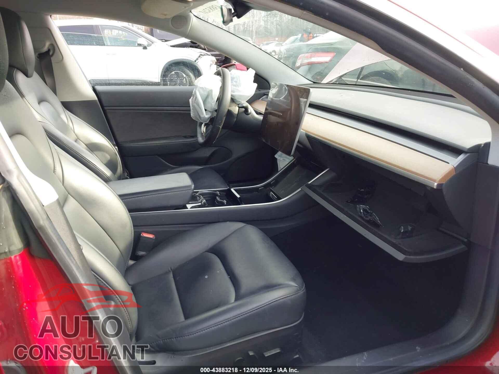 TESLA MODEL 3 2019 - 5YJ3E1EB9KF440785