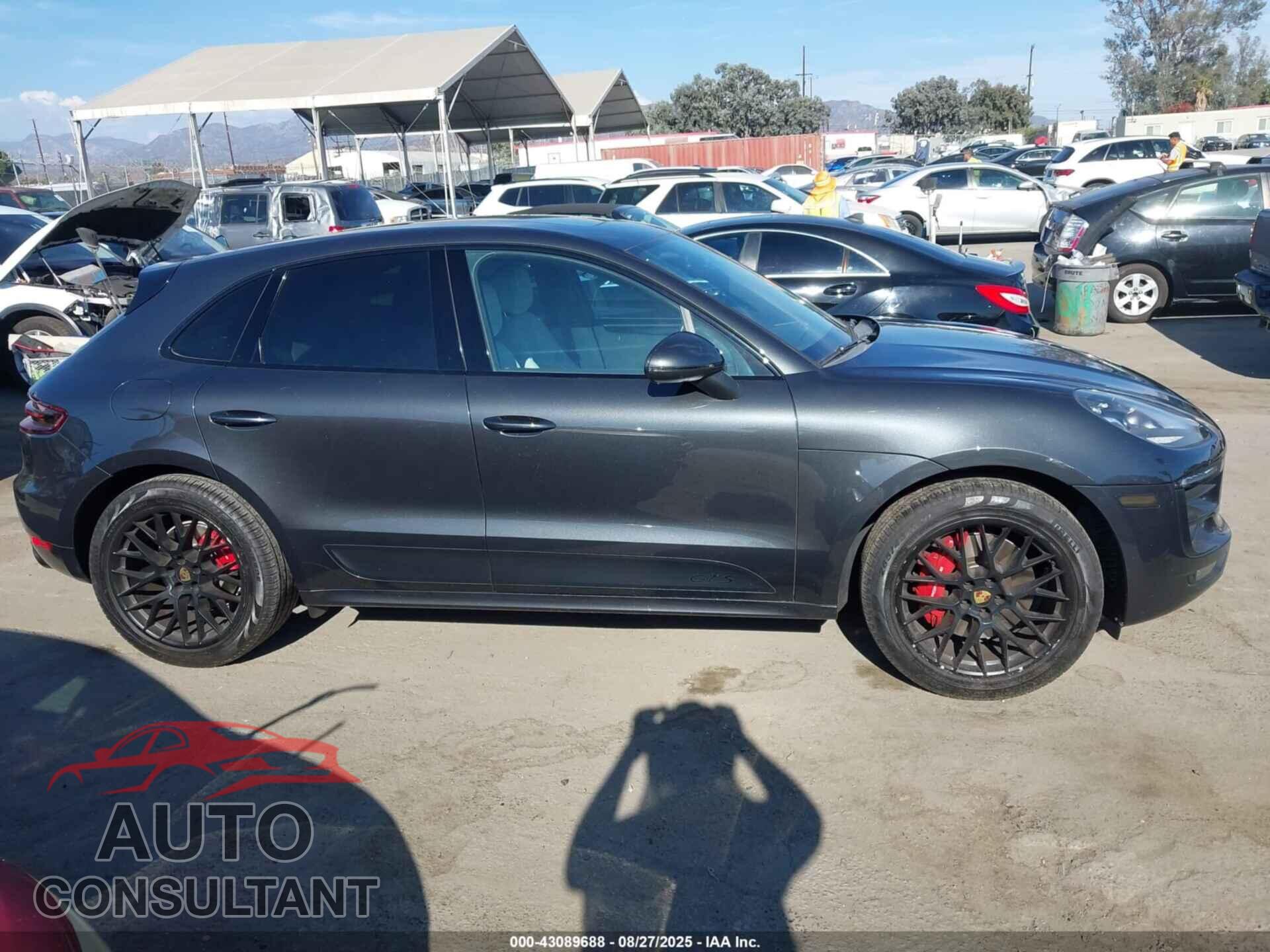 PORSCHE MACAN 2017 - WP1AG2A52HLB52036