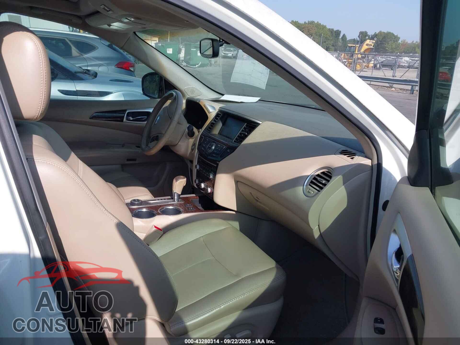 NISSAN PATHFINDER 2013 - 5N1AR2MM7DC623604