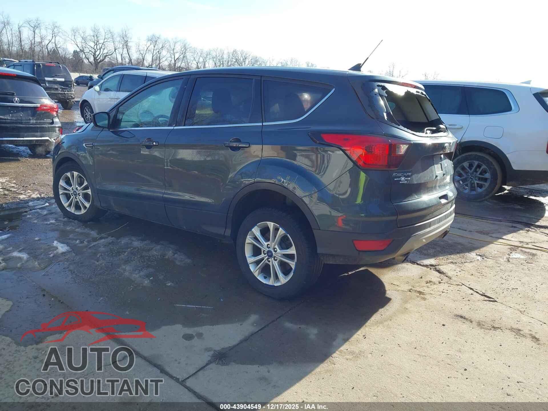 FORD ESCAPE 2019 - 1FMCU9GD1KUC06644