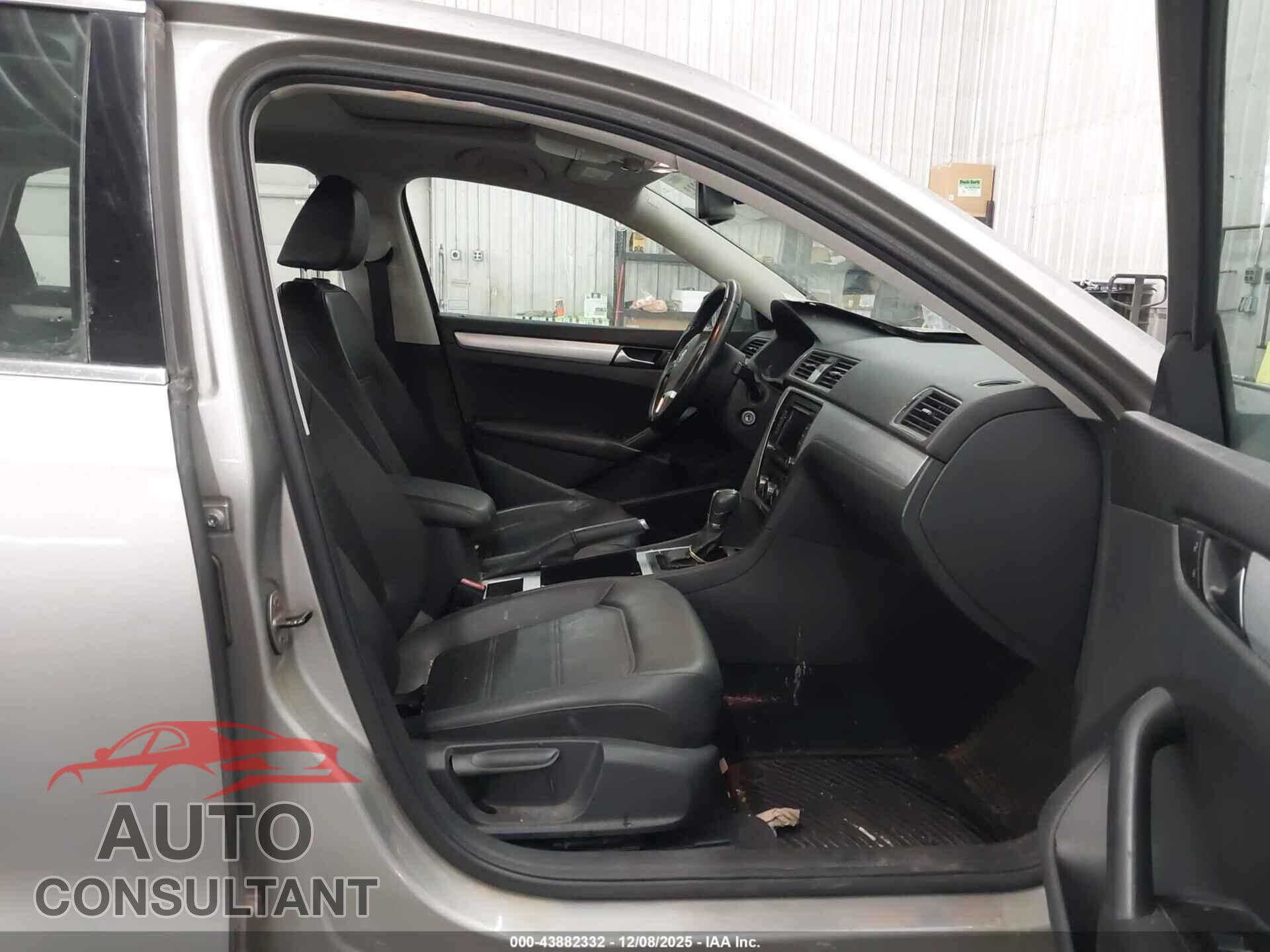 VOLKSWAGEN PASSAT 2012 - 1VWBN7A35CC046063