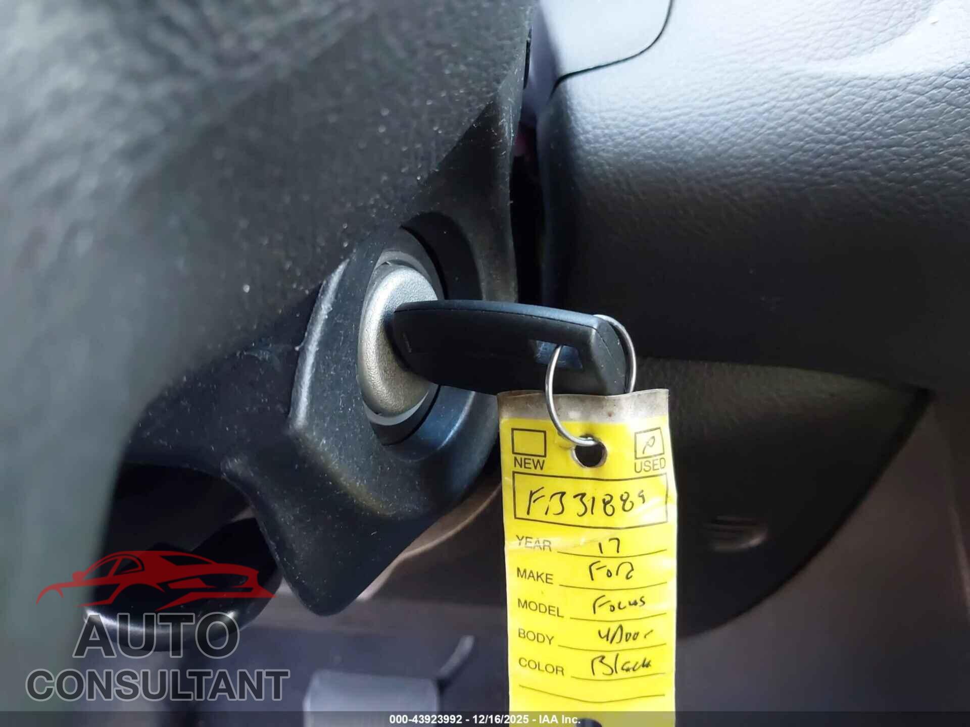 FORD FOCUS 2017 - 1FADP3E29HL305540