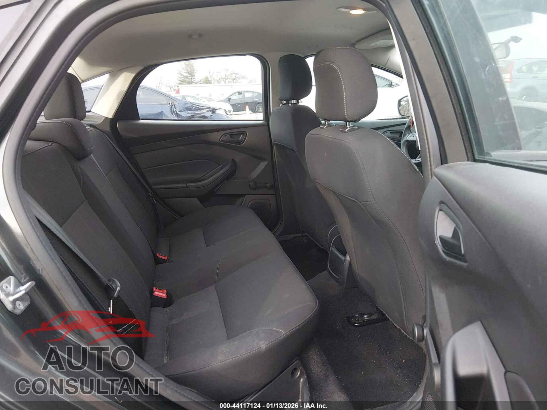 FORD FOCUS 2017 - 1FADP3E23HL323869